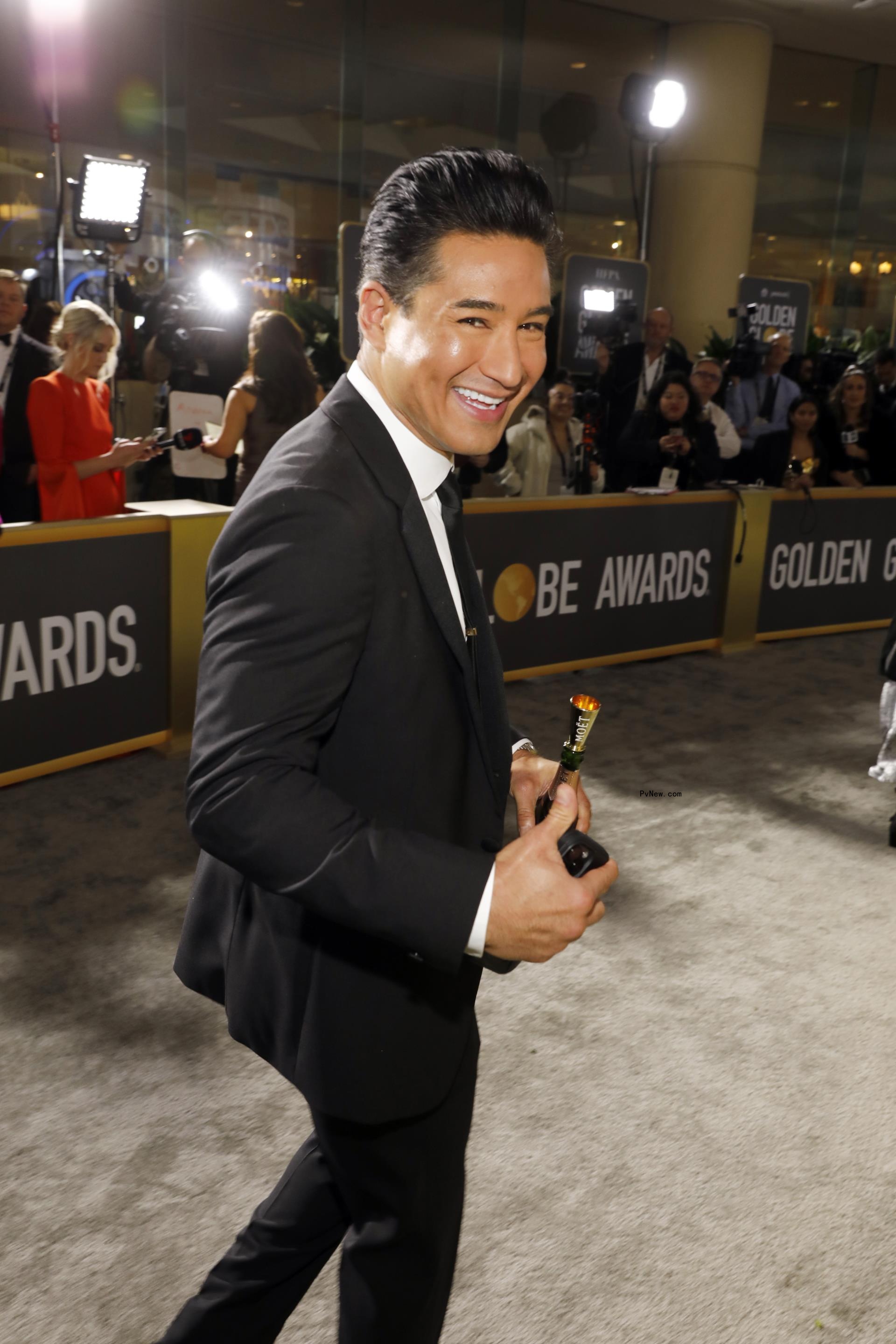 Mario Lopez at the 2023 Golden Globe Awards.
