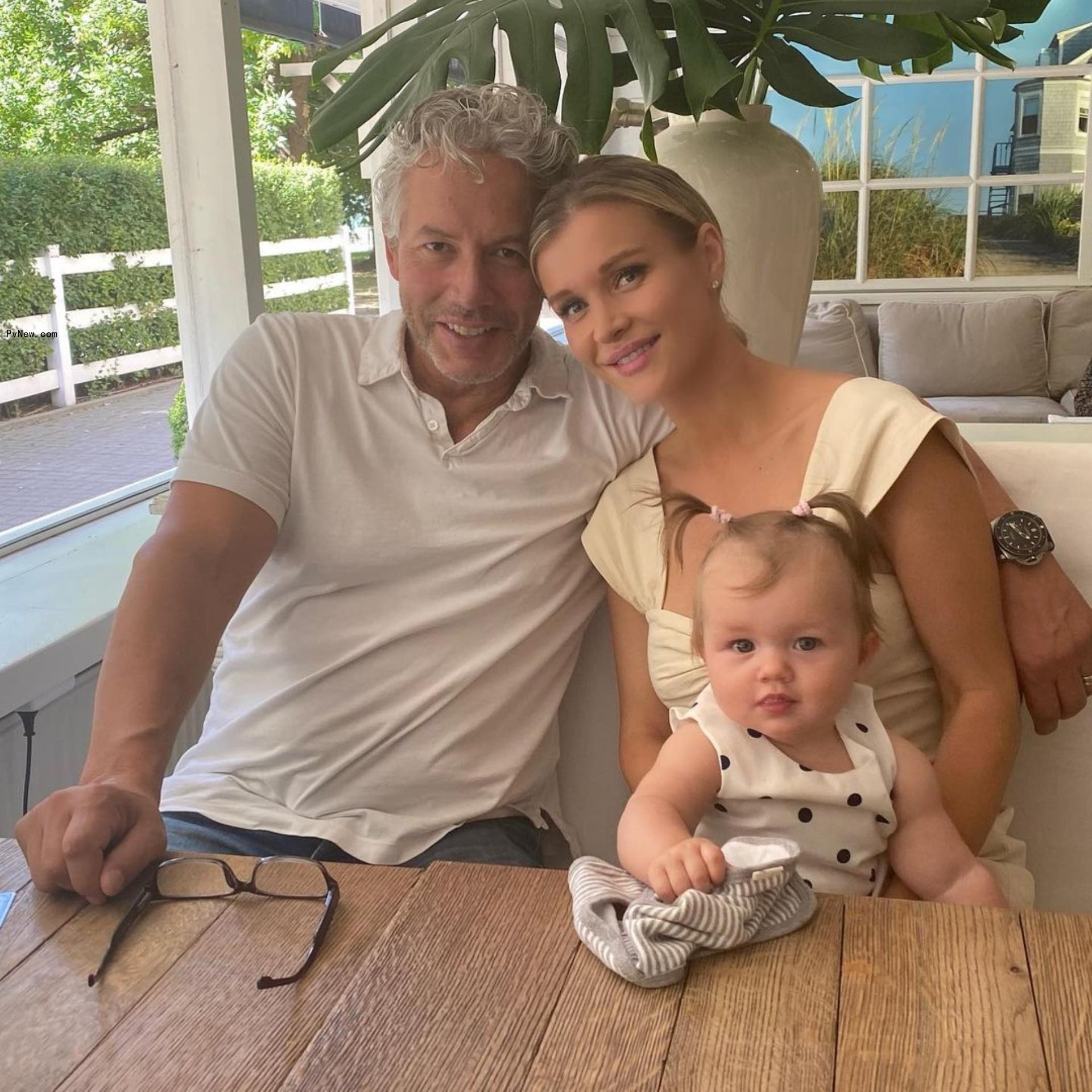 Douglas Nunes, Joanna Krupa and their daughter, Asha-Leigh