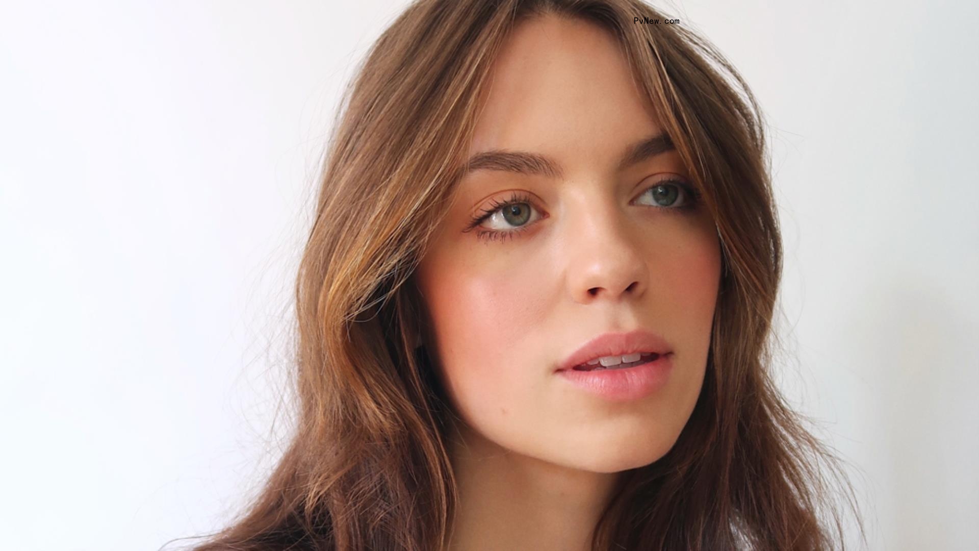 Claudia Sulewski on Making the Transition From YouTube to Film: ‘It Won’t Be This Immediate Switch’