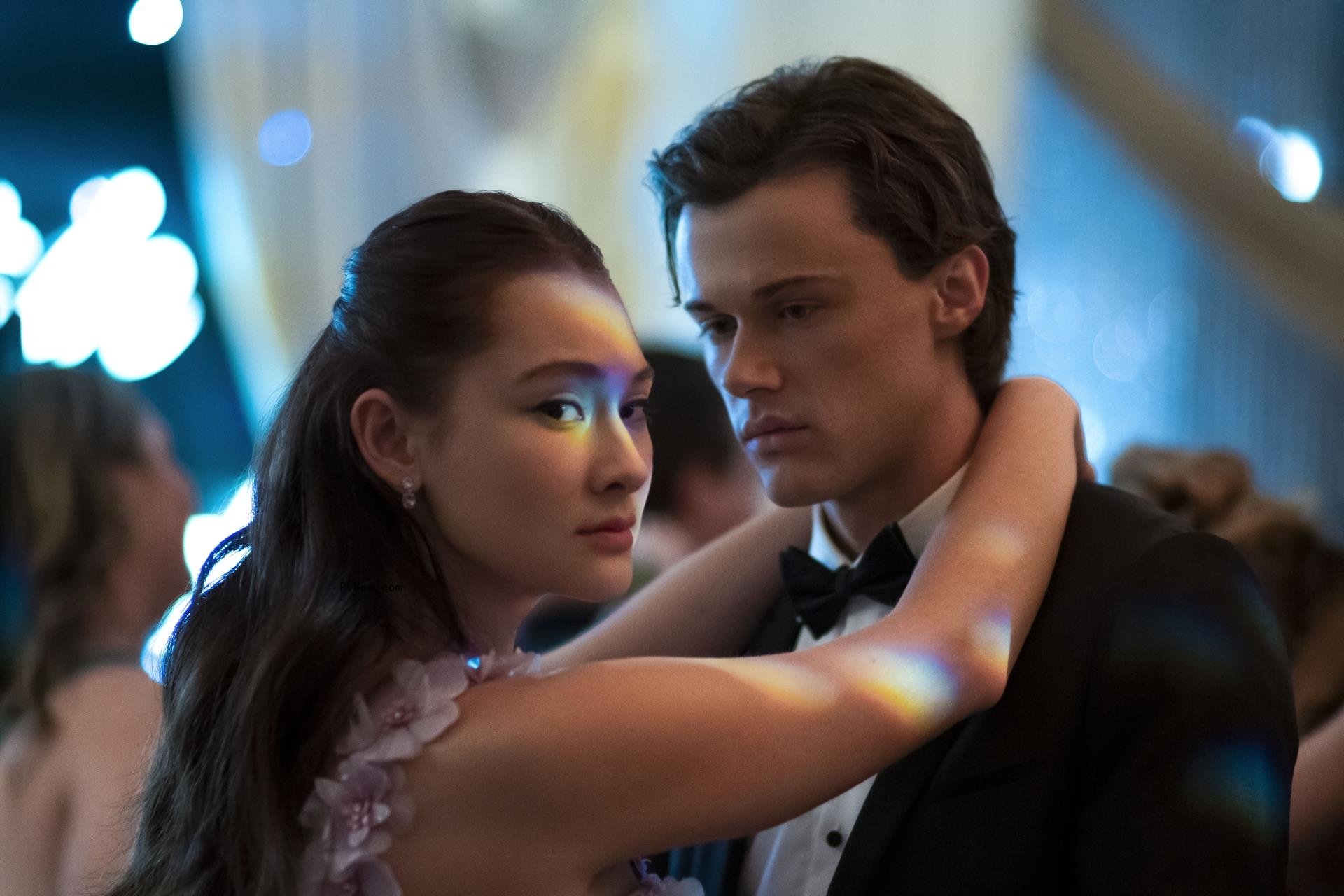 ‘The Summer I Turned Pretty’: Lola Tung, Chris Briney and Jenny Han Break Down Belly and Conrad’s Intimate Fireplace Scene