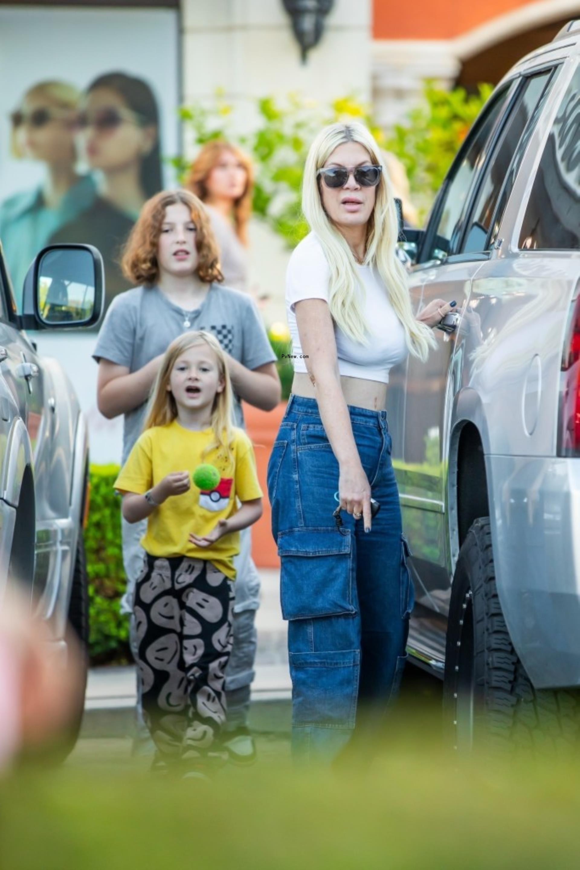 Tori Spelling and her kids
