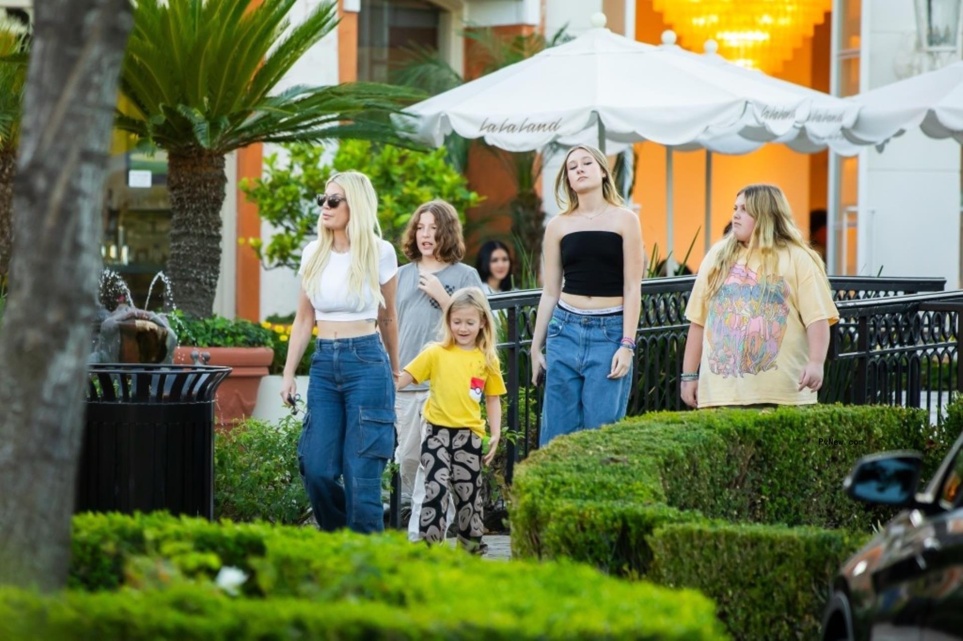 Tori Spelling and her kids