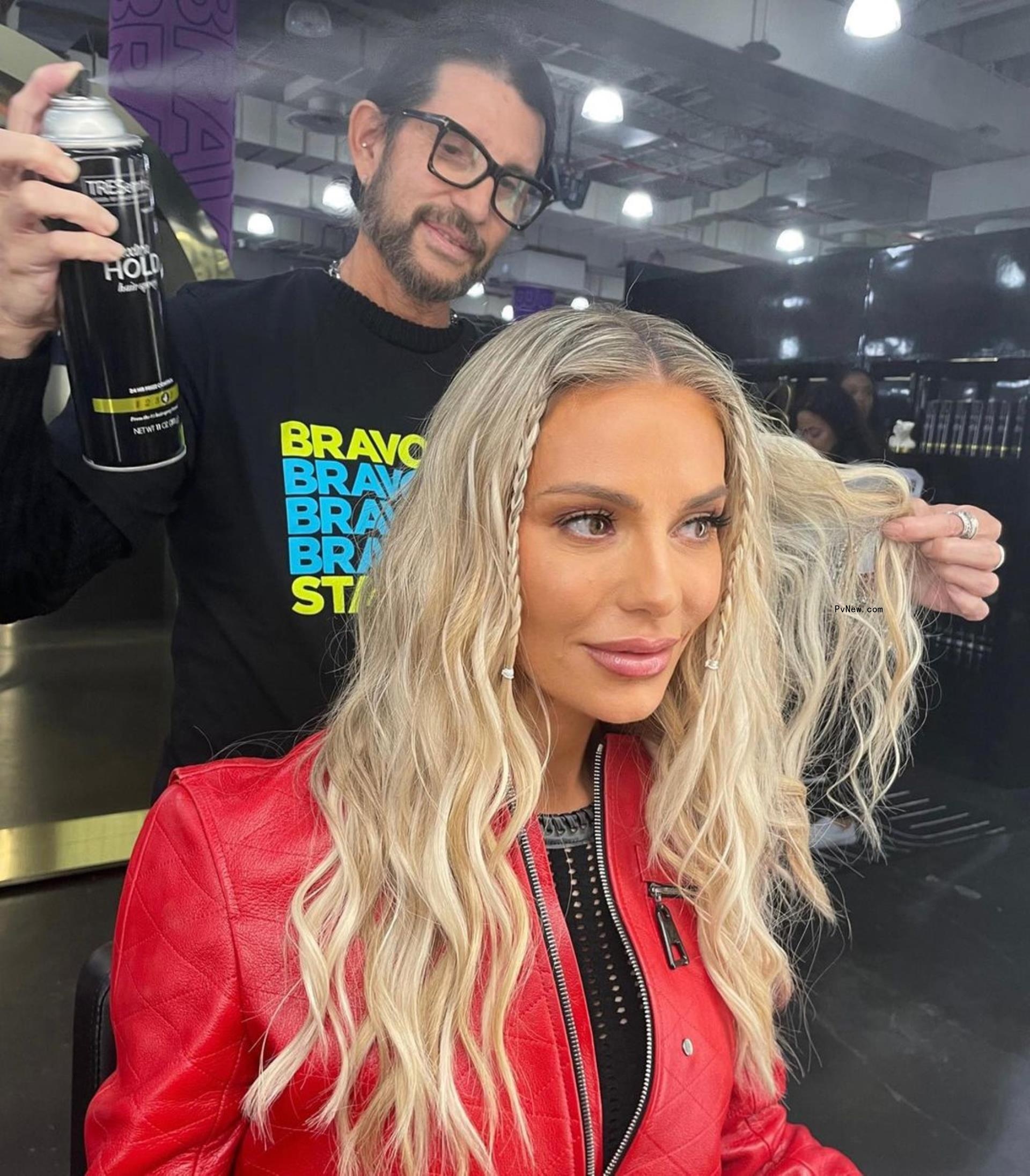 Dorit Kemsley getting her hair done 