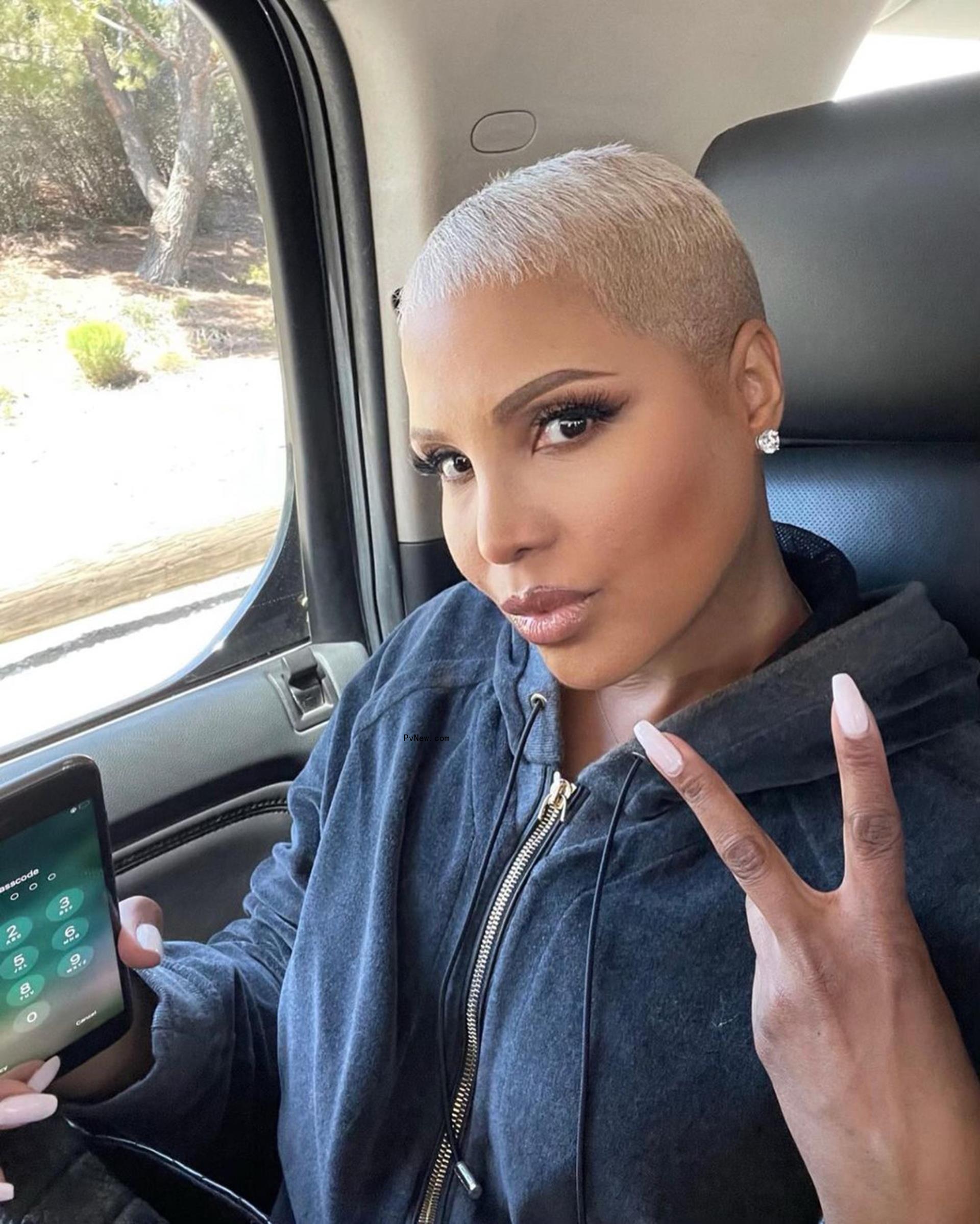 toni braxton selfie in a car