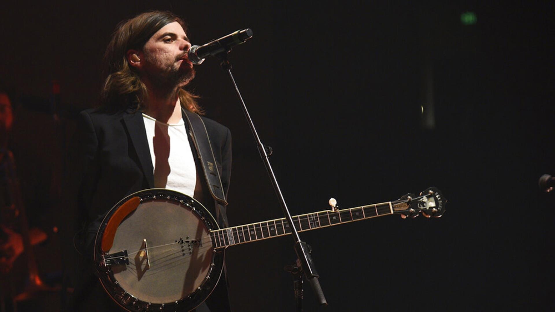 Mumford & Sons’ Banjo Player ‘Taking Time Away’ From Band Following Tweet Praising Right Wing Pundit