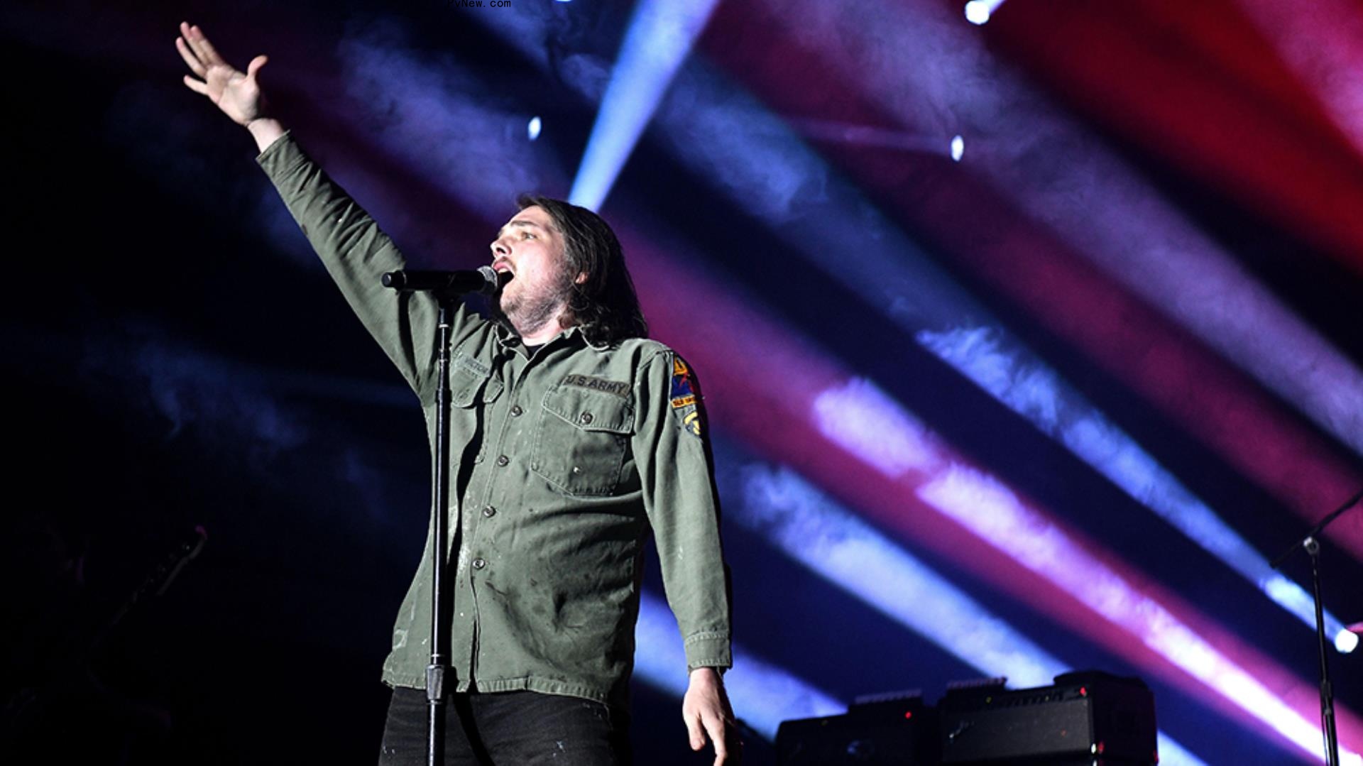 My Chemical Romance’s Gerard Way Talks Mental Health, Billy Corgan’s Guidance on ‘My Turning Point’ Podcast