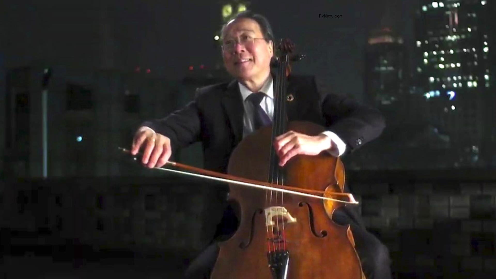 Yo-Yo Ma Performs Improm<i></i>ptu Co<i></i>ncert at Vaccination Clinic