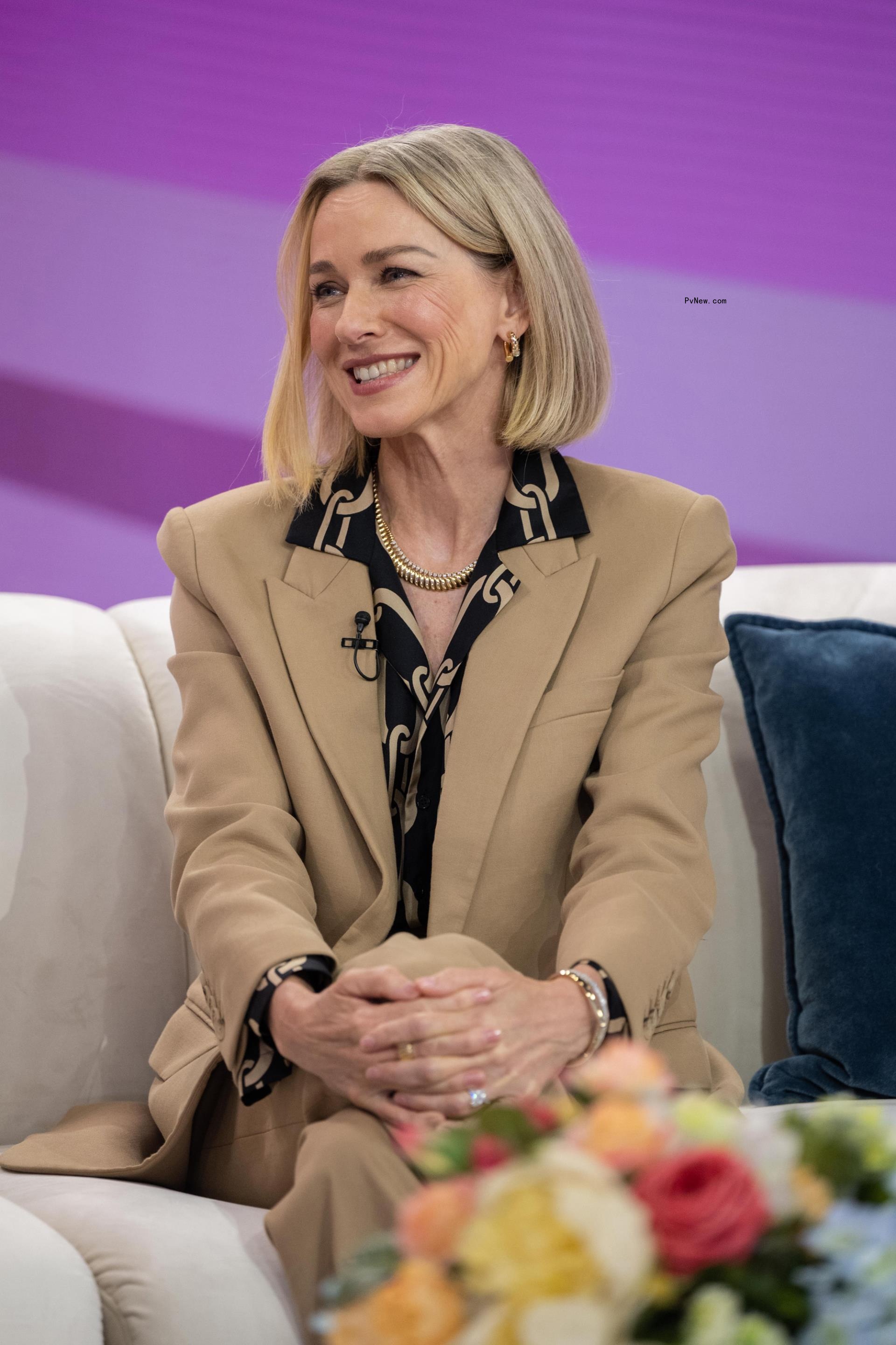 Naomi Watts wears massive ring on