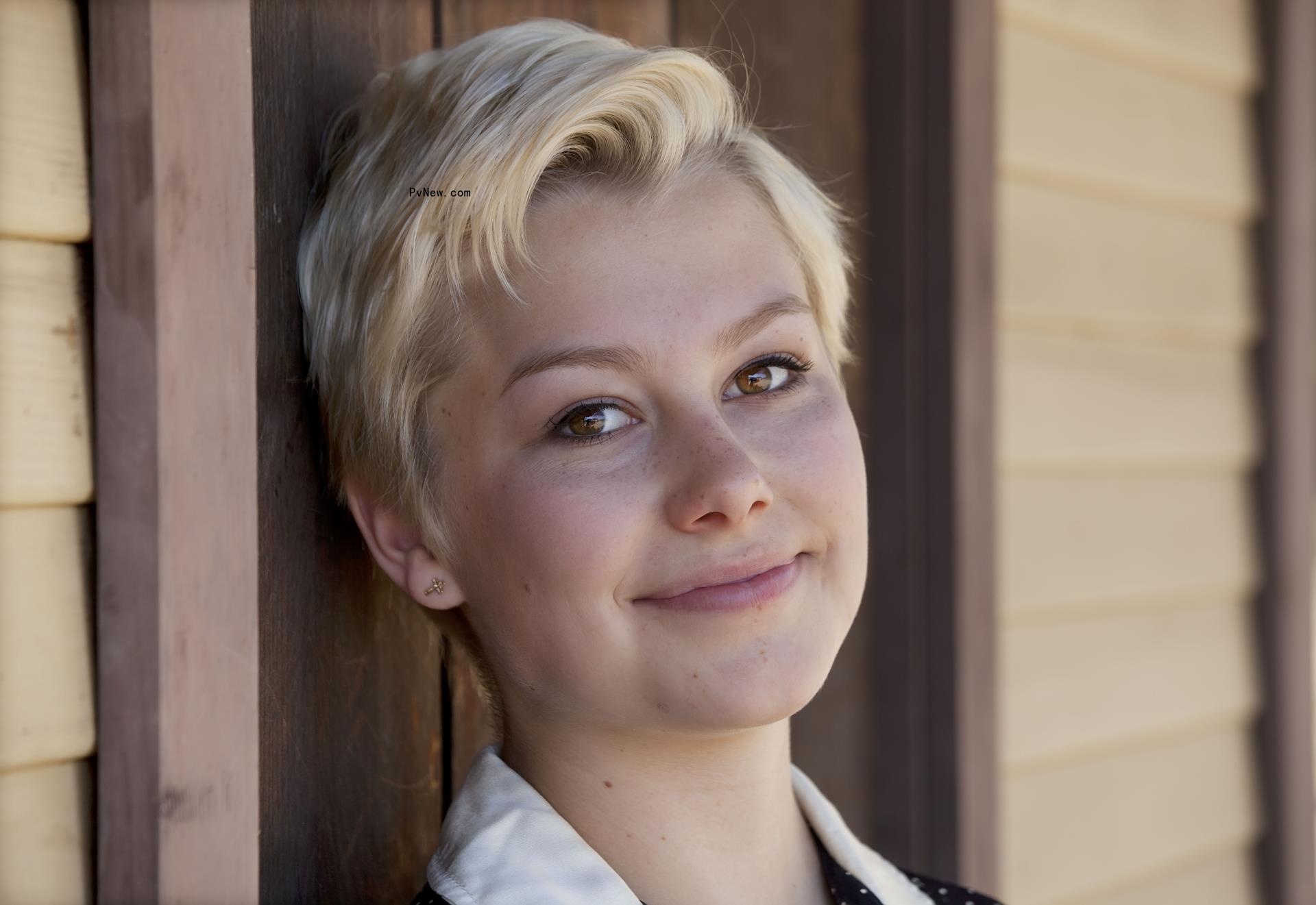 Phoebe Bridgers’ Early Years: A Photo Gallery Captio<i></i>ned by Her Mom