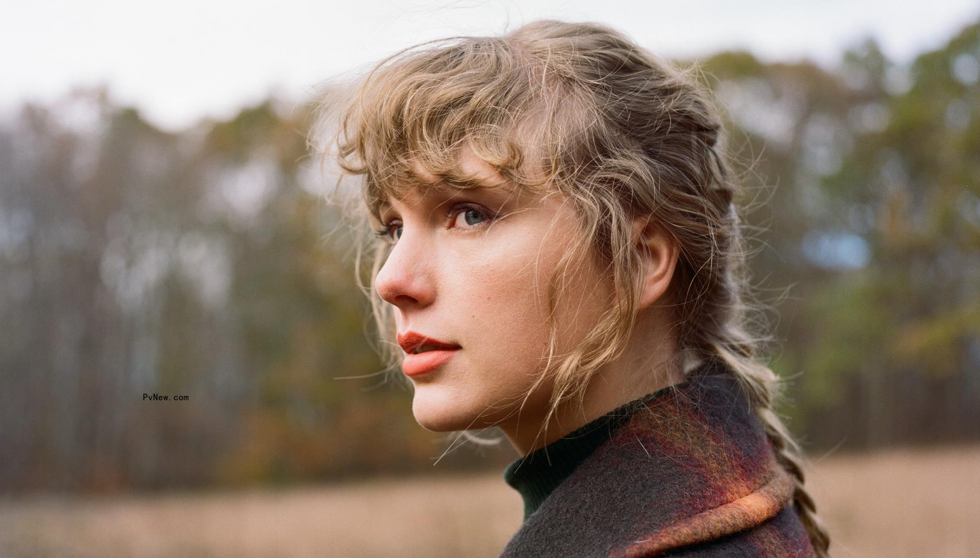 Taylor Swift Previews Her Upcoming Grammy Performance