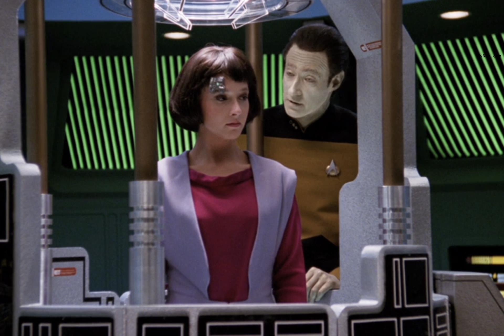 Jo<i></i>nathan Frakes Looks Back at His ‘Star Trek’ TV Directing Career, From ‘Next Generation’ to the ‘Strange New Worlds’-‘Lower Decks’ Crossover