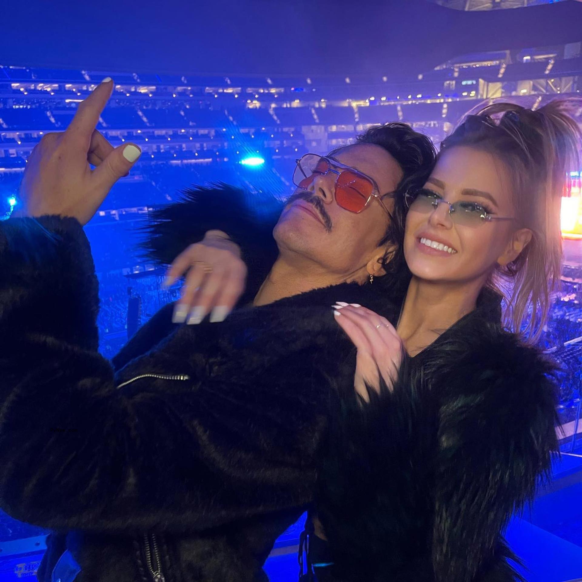 Tom Sandoval and Ariana Madix posing together 