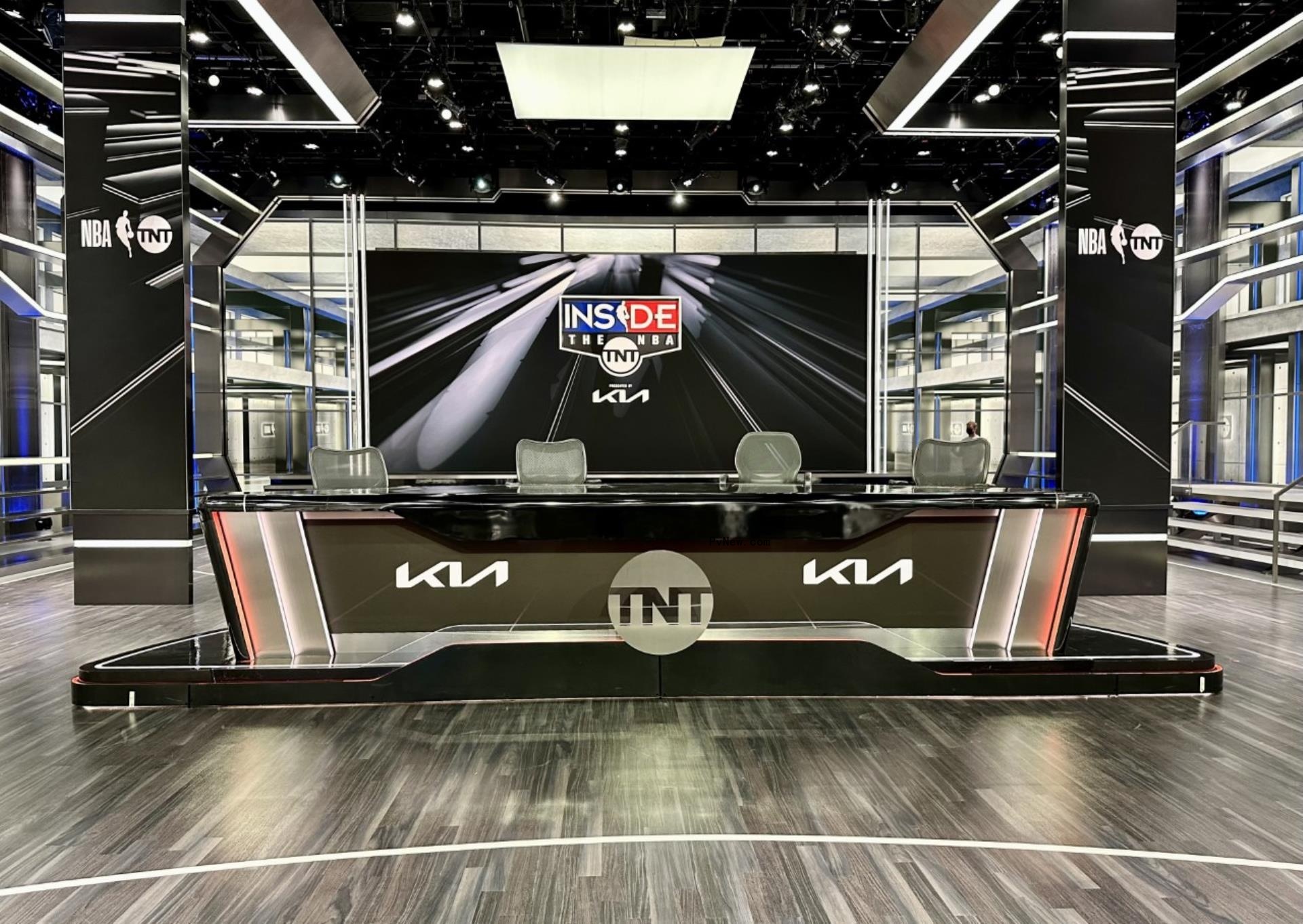 ‘Inside The NBA’ Gets New Set So Shaq, Sir Charles Can Keep Playing