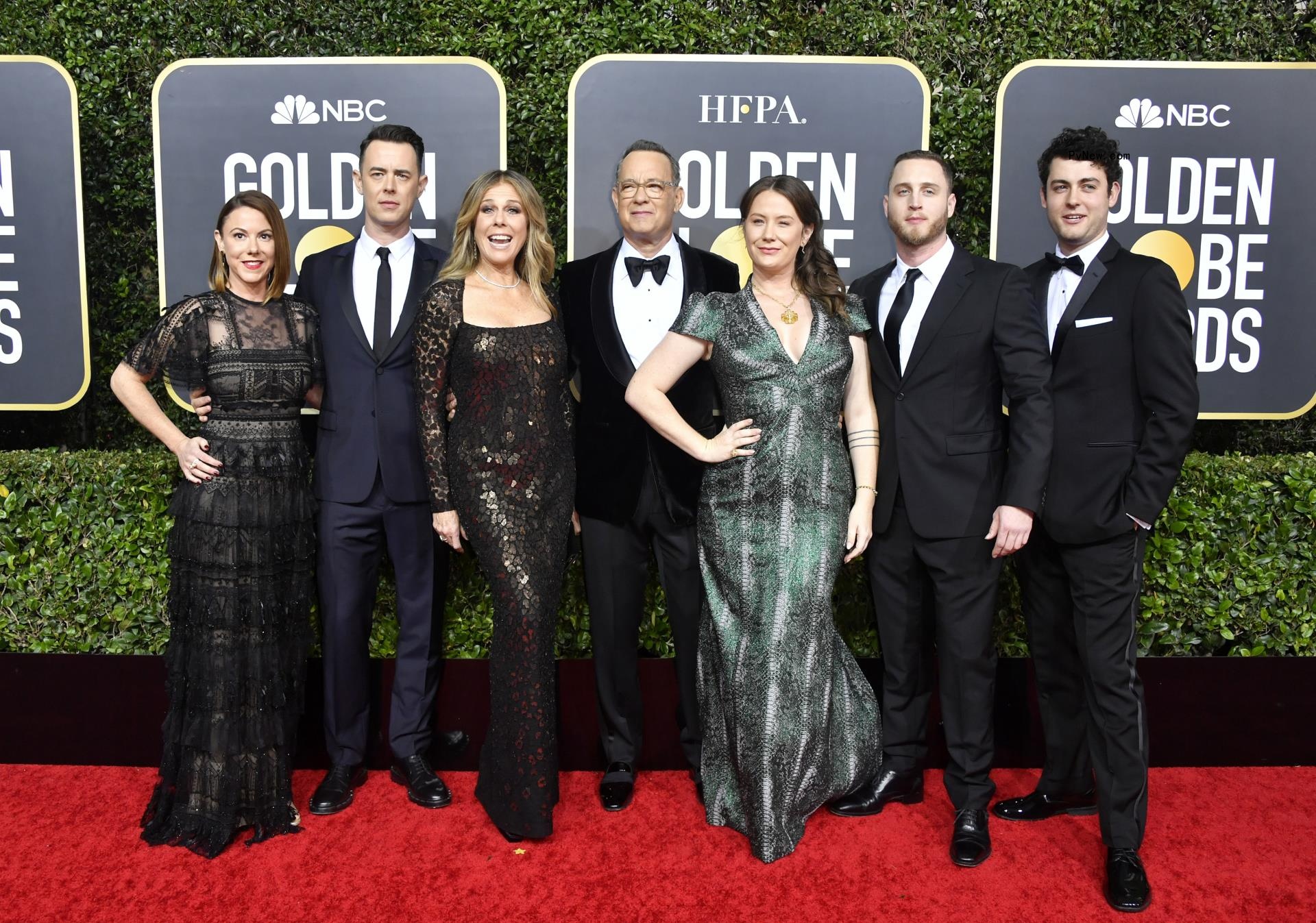 (L-R) Samantha Bryant, Colin Hanks, Rita Wilson, Tom Hanks, Elizabeth Ann Hanks, Chet Hanks, and Truman Hanks at the Golden Globes in 2020.