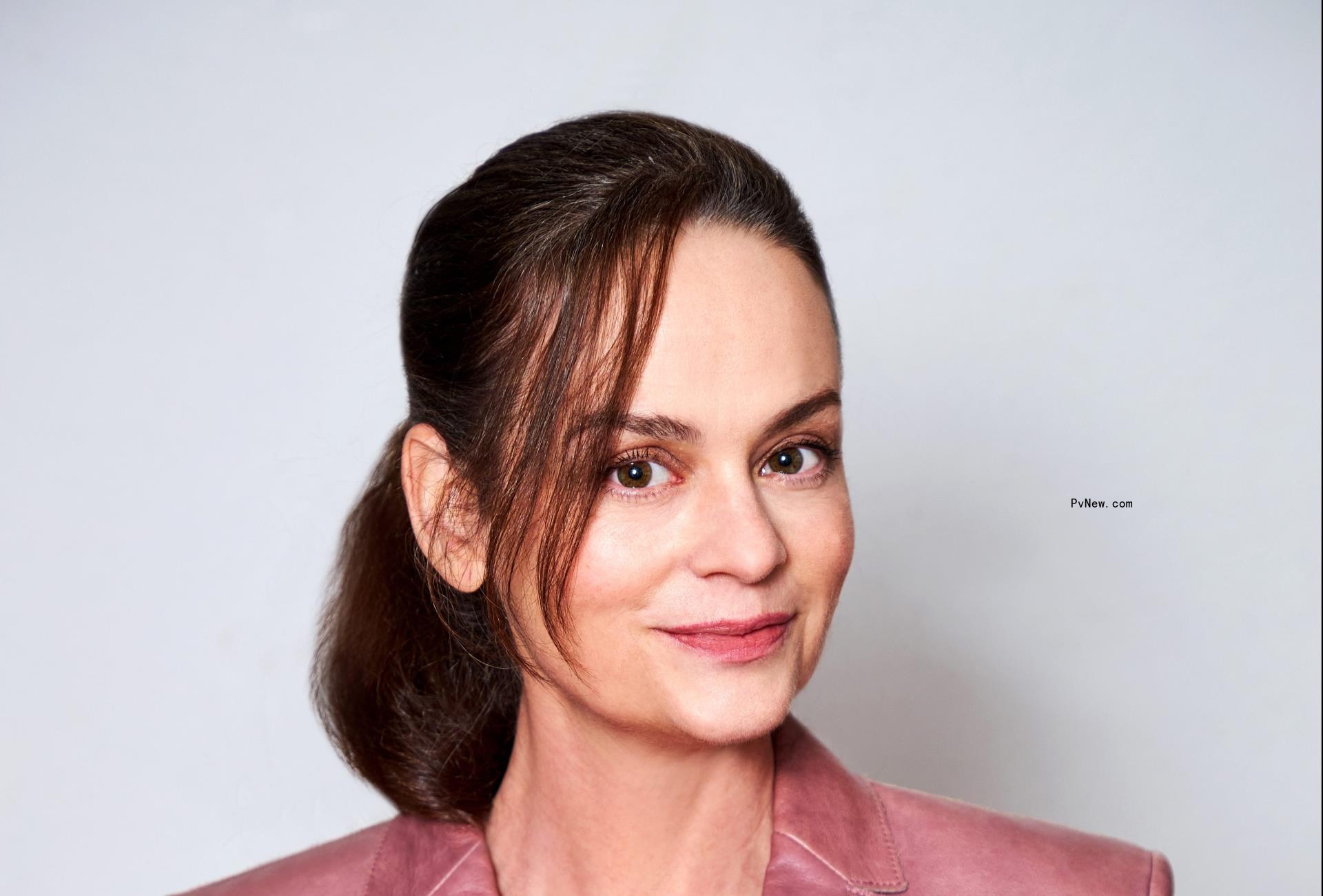 Julianna Baggott Signs With WME