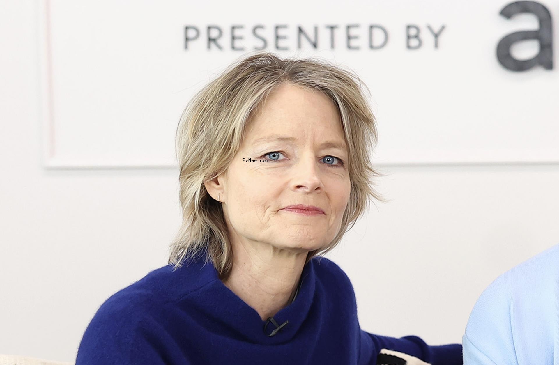 Jodie Foster Says Warner Bros. Giving Greta Gerwig ‘All the Mo<i></i>ney to Support’ Her ‘Barbie’ Vision Is ‘New for Women Directors’: ‘I Hope It Continues’
