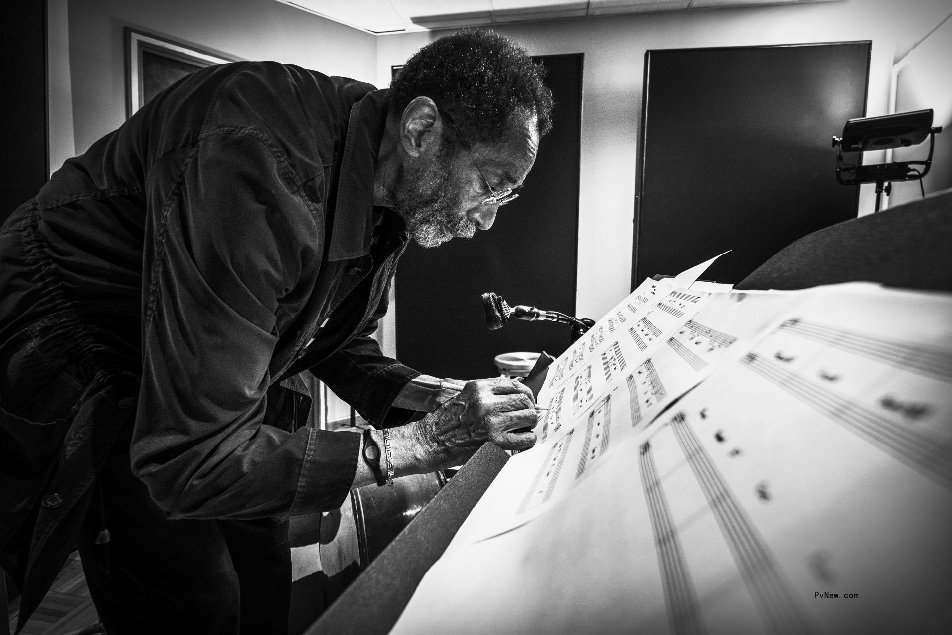 Jazz Legend Ron Carter Reflects on His Relentless Musical Quest in Docu ‘Finding the Right Notes’