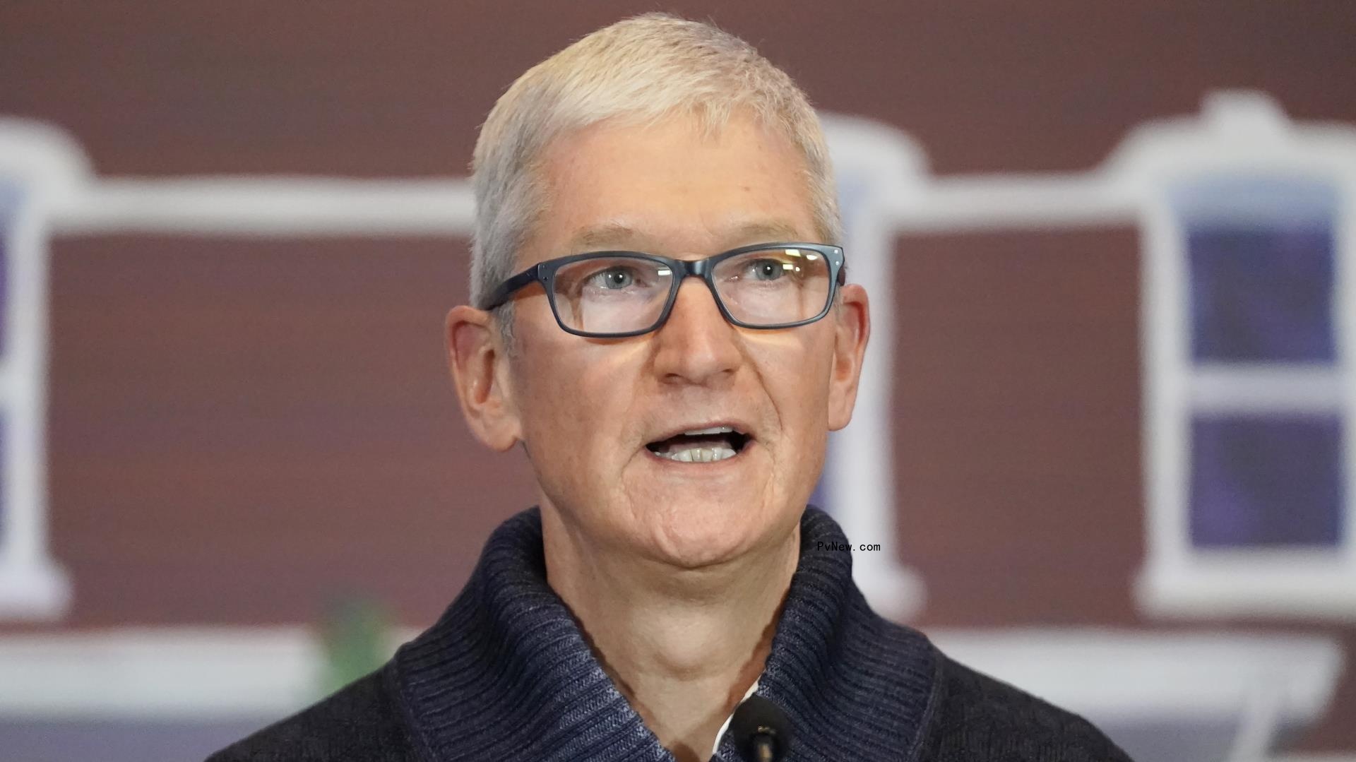 Apple CEO Compares Pho<i></i>nes That Allow App Sideloading to Cars With No Airbags or Seatbelts