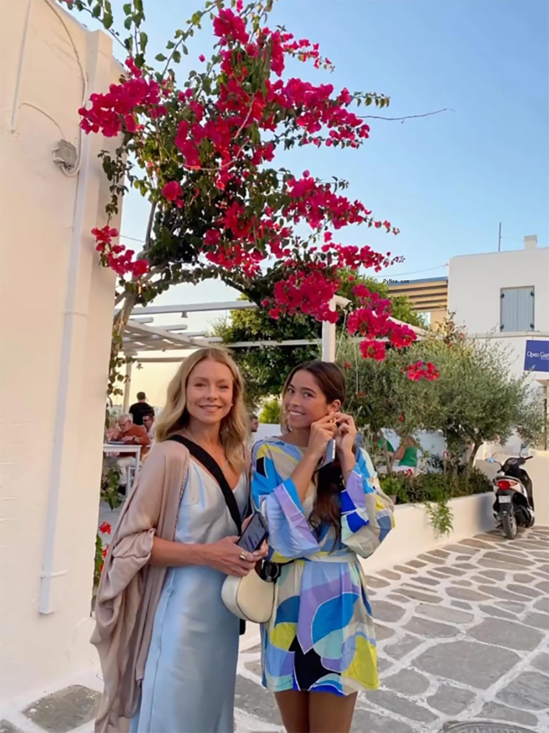 Kelly Ripa and daughter Lola