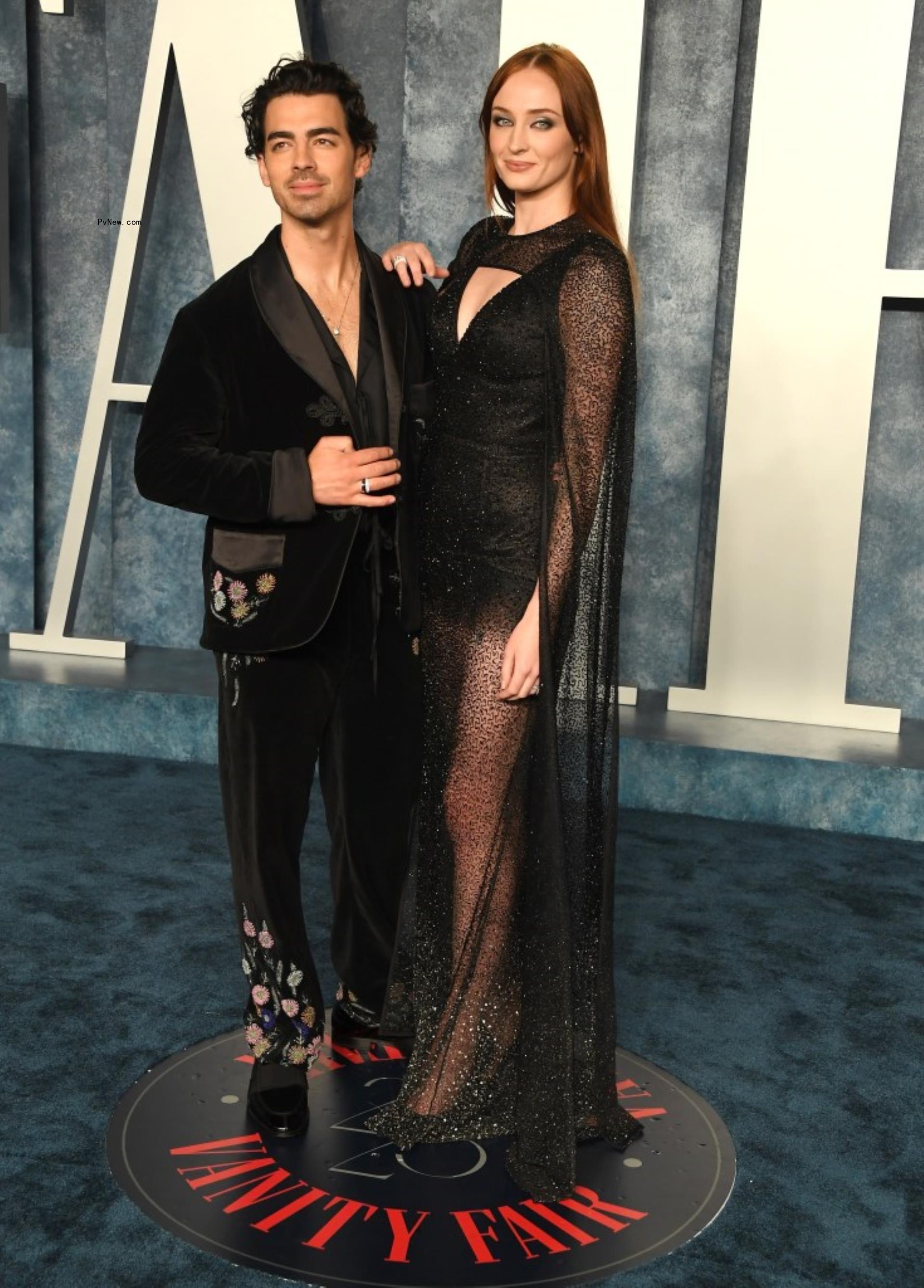 joe jo<i></i>nas and sophie turner