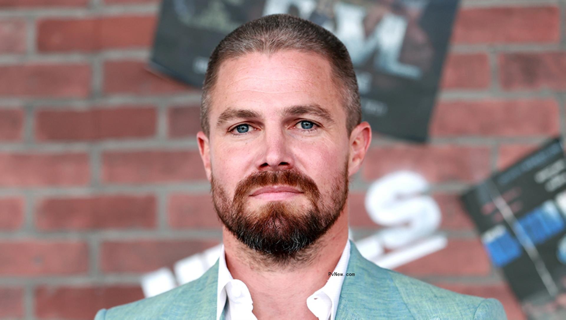 Stephen Amell Clarifies Anti-Strike Statements: ‘When You See Me on a Picket Line Please Don’t Whip Any Hard Fruit’