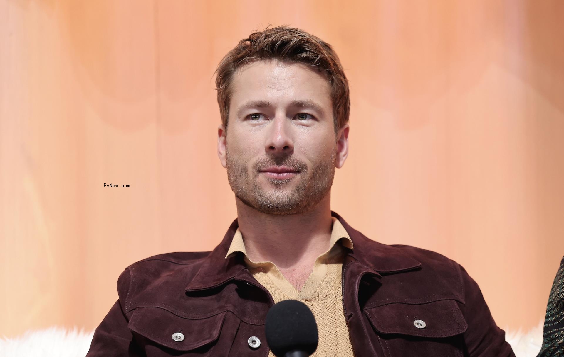 Glen Powell Says Looking Down on Rom-Coms Is ‘Kind of Silly’ as ‘Anyone But You’ Hits $100 Million, Talks ‘Hit Man’ and ‘Top Gun 3’ Teases at Sundance