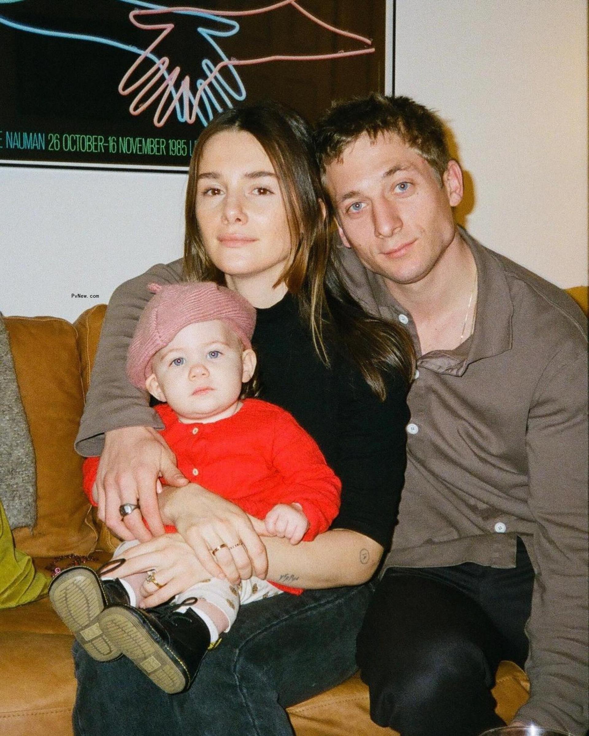 Jeremy Allen White, Addison Timlin and daughter