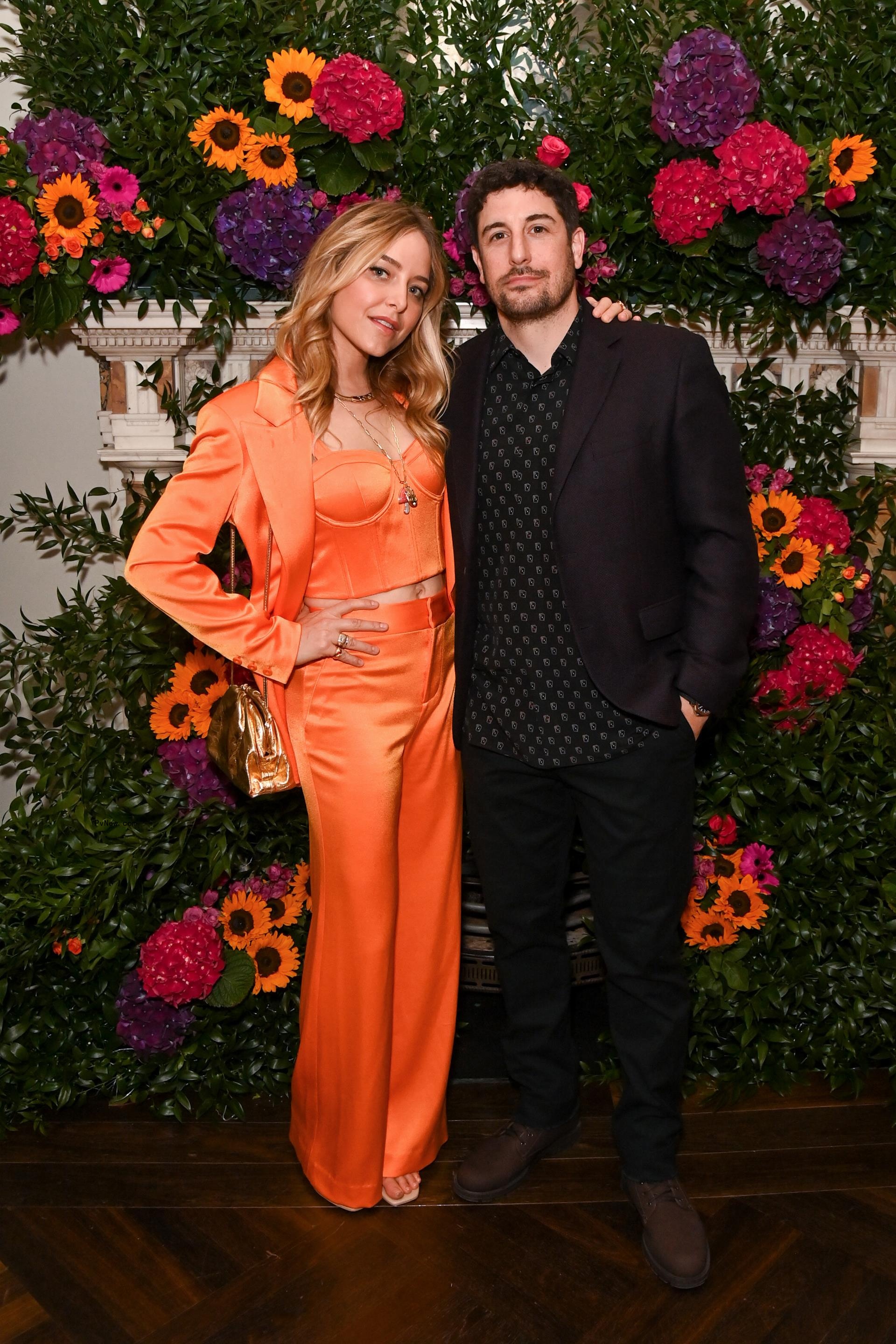 Jenny Mollen and Jason Biggs at an event