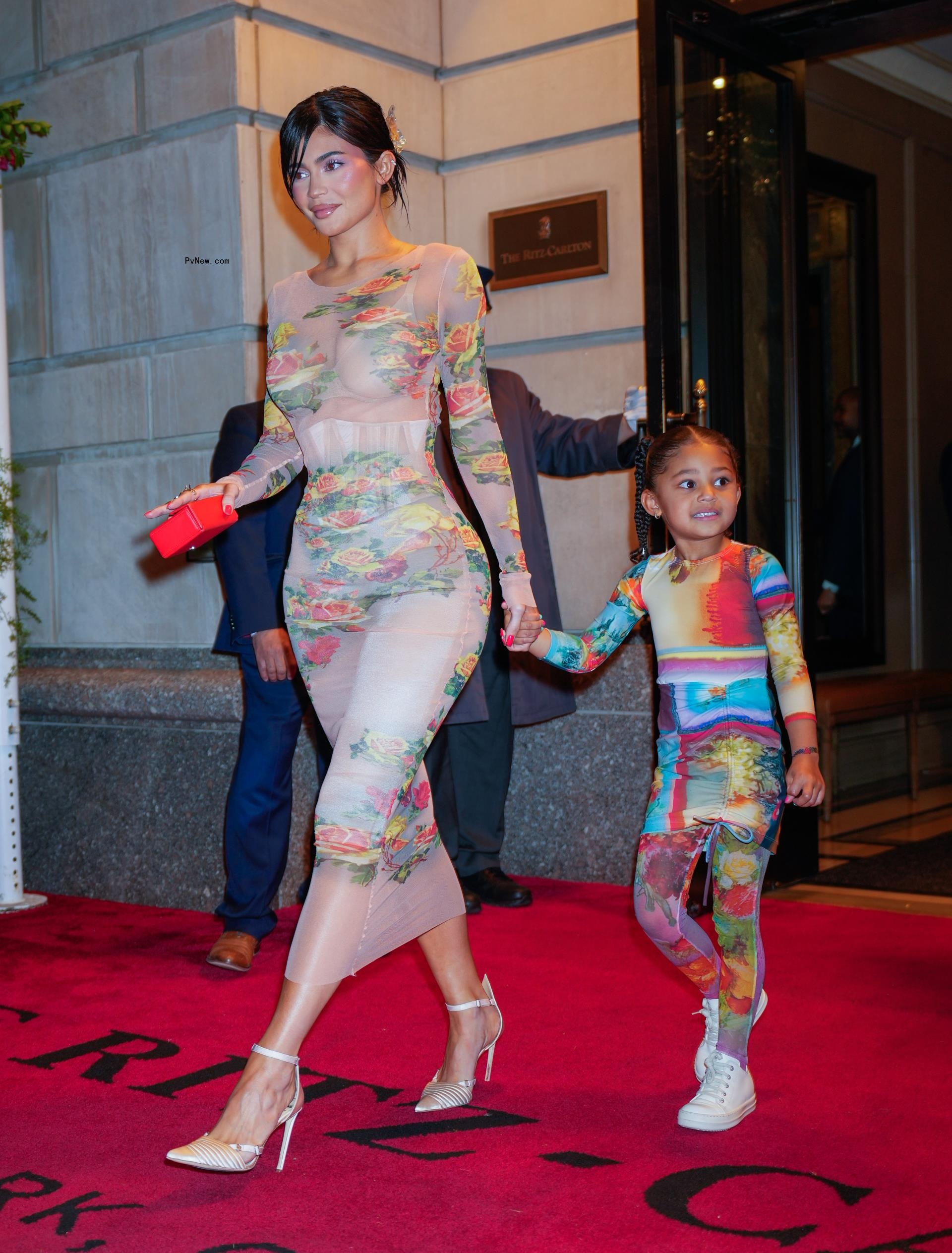 kylie jenner and daughter