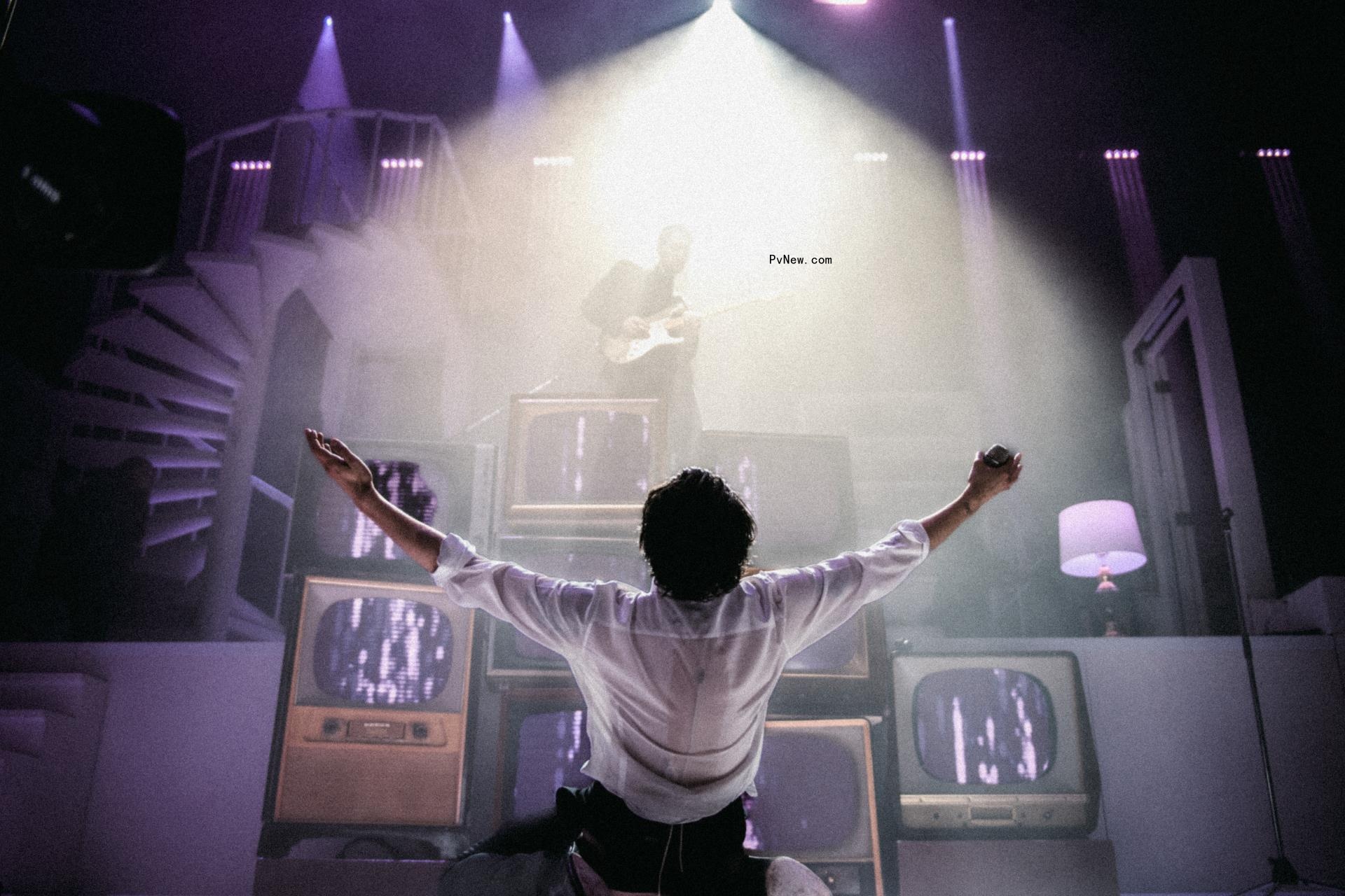 Raw Meat, Self-Pleasure and Ben Shapiro: The 1975 Delivers Bold and Bo<i></i>nkers Madison Square Garden Show
