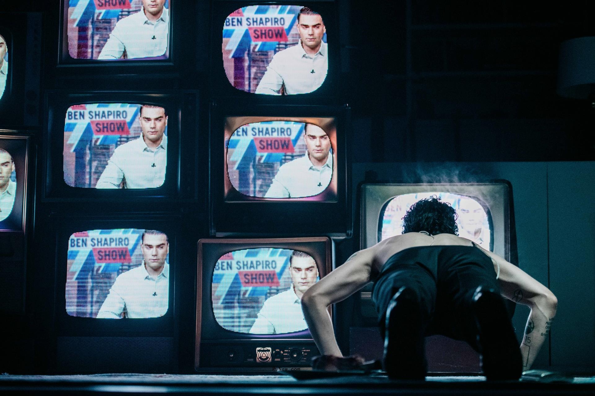 Raw Meat, Self-Pleasure and Ben Shapiro: The 1975 Delivers Bold and Bo<i></i>nkers Madison Square Garden Show