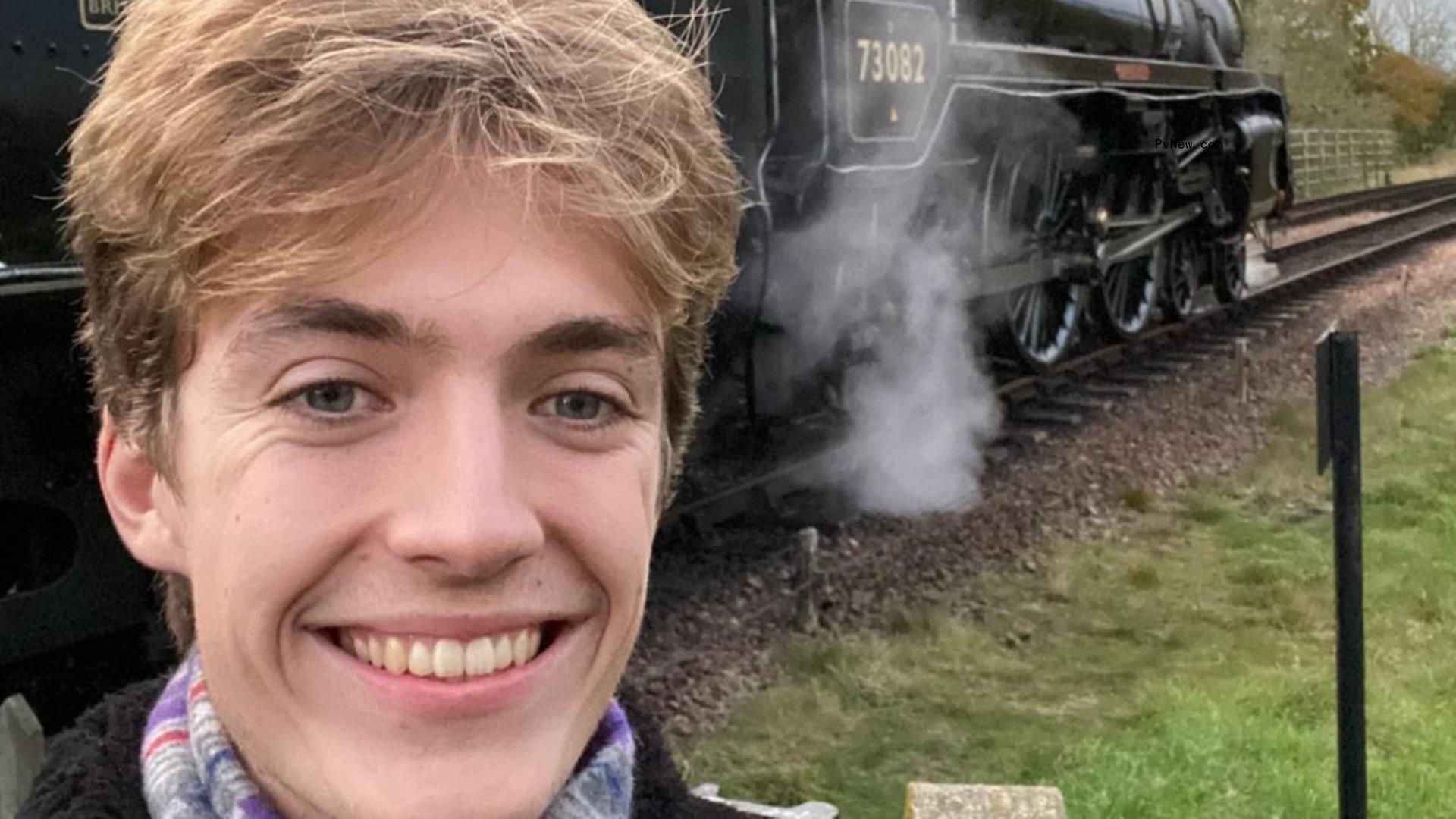 Trainspotting TikTok Talent Francis Bourgeois Signs With YMU