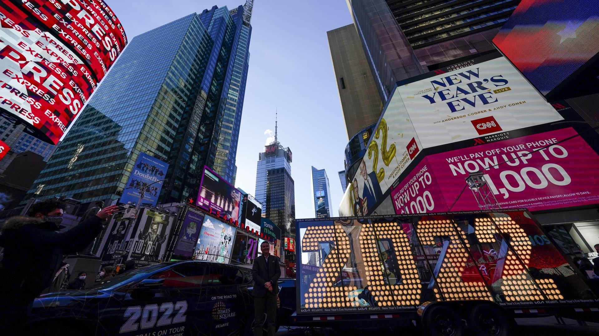 How to Watch Times Square New Year’s Eve 2022 Free Online