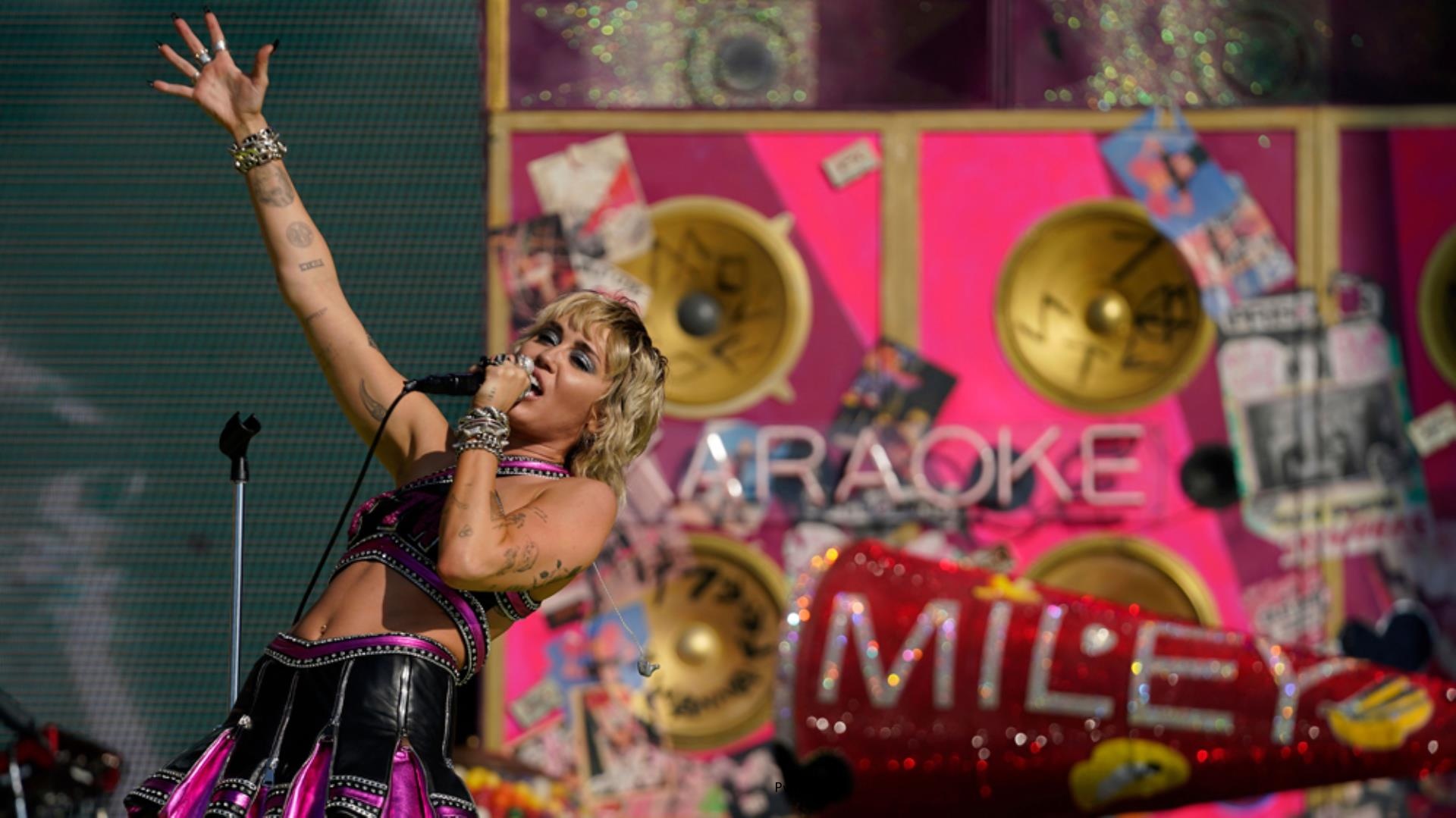 Miley Cyrus Surprises Fans by Giving Out $1 Million in Stocks via Cash App
