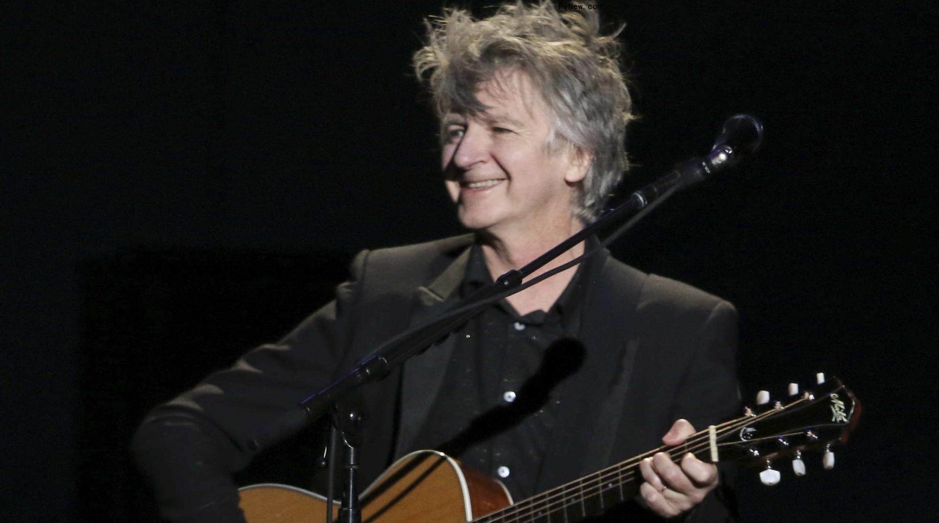 Don’t Dream… It’s Over?: Crowded House’s Homeland Arena Show Provides a Glimpse of Touring’s Post-Pandemic Future