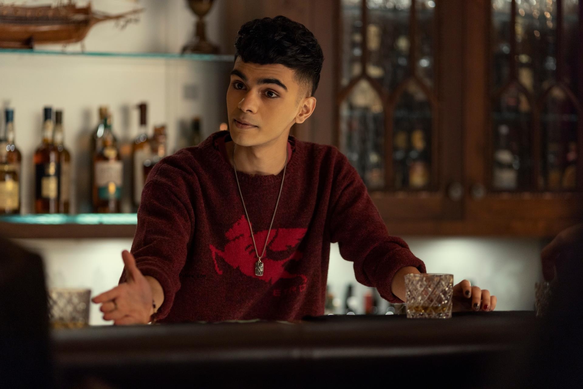 ‘The Fall of the House of Usher’ Gets Netflix Premiere Date and First Look Photos