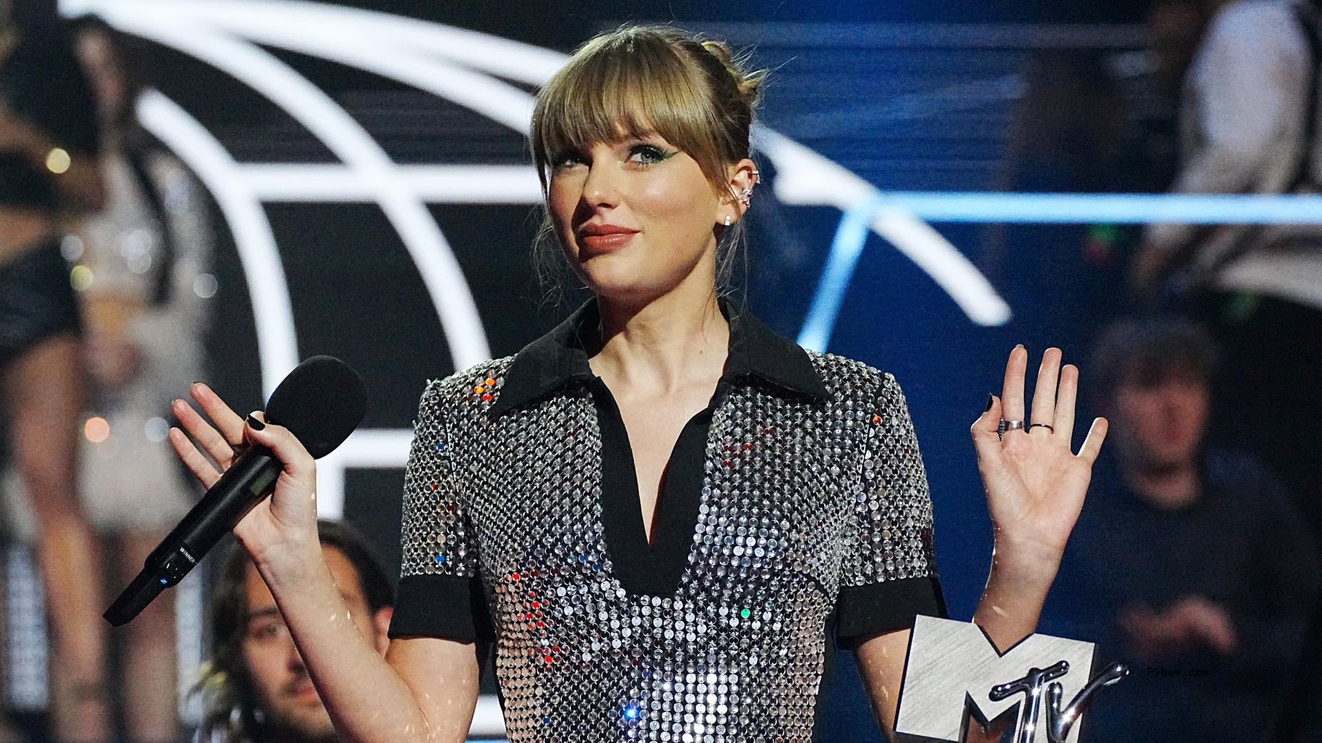 Inside the Hell of Purchasing Taylor Swift ‘Eras Tour’ Tickets: Crashes, Queues and Crying
