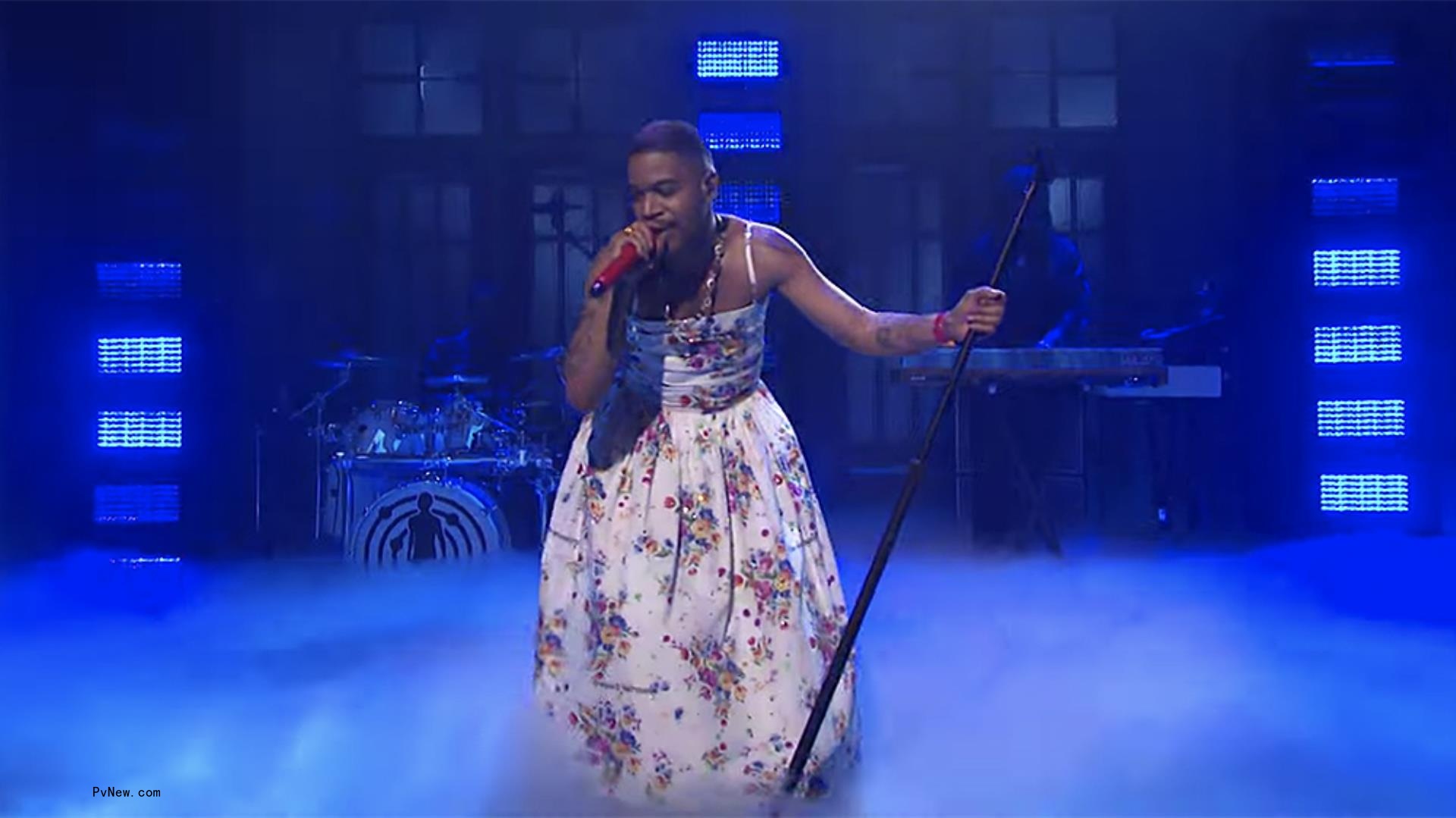 Kid Cudi Wears Floral Dress, Green Cardigan on ‘SNL’ in Tribute to Kurt Cobain