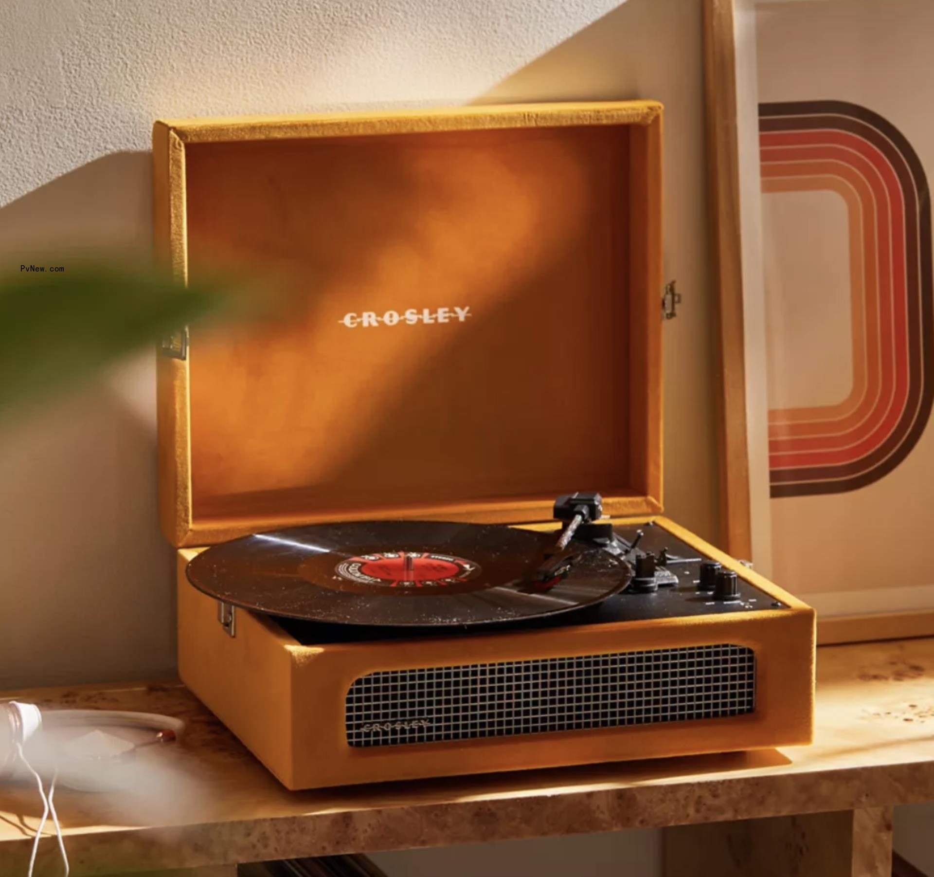 These Top-Rated Vinyl Record Players Are on Sale Right Now (And Are All Less Than $100)
