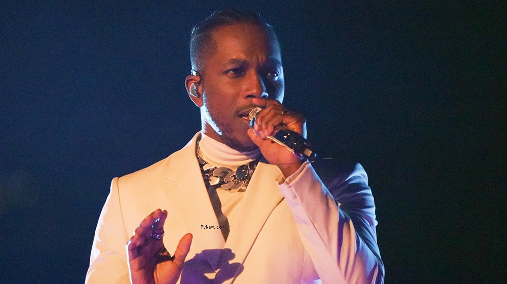 Watch Leslie Odom Jr. Sing ‘Speak Now’ on the Oscar Pre-Show Telecast