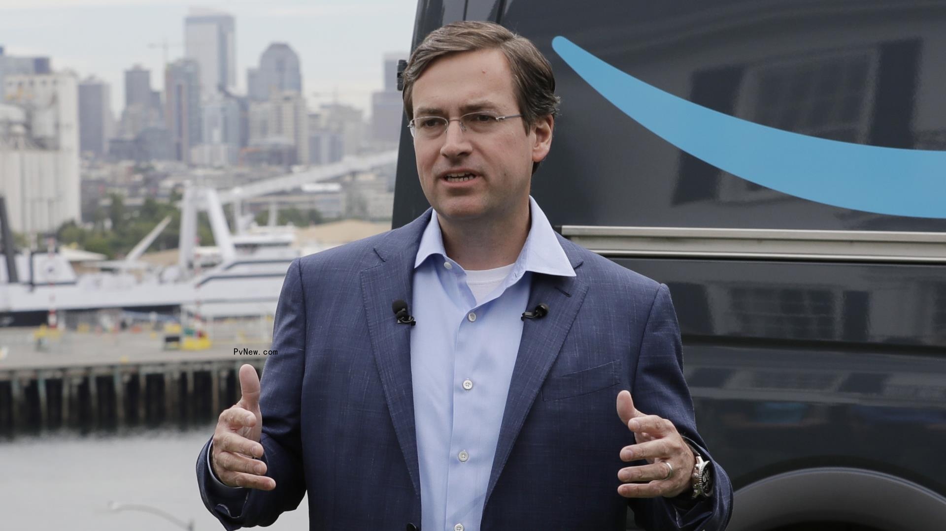 Amazon’s Top Co<i></i>nsumer Executive, Dave Clark, Has Resigned