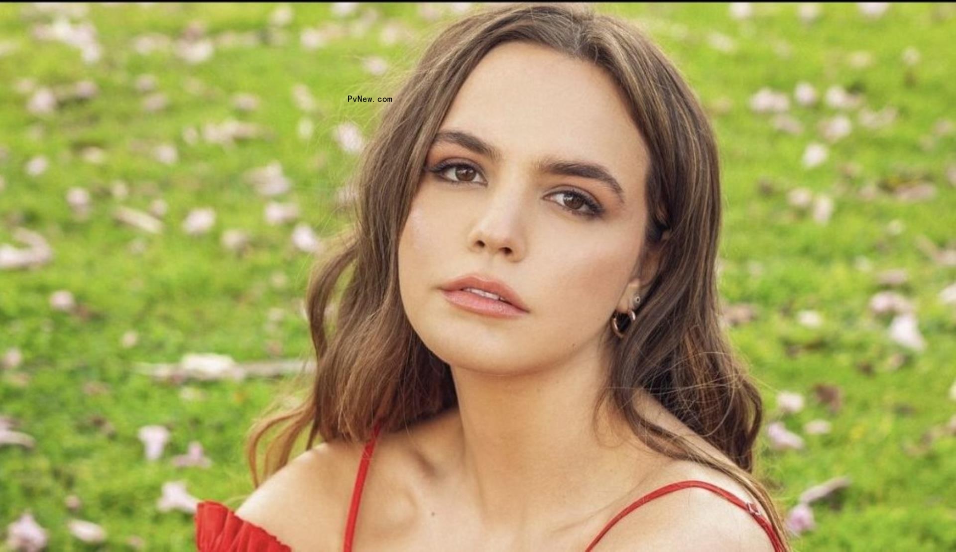 Bailee Madison Taking on Music as Well as Acting, Signs With Jo<i></i>nas Group for Management