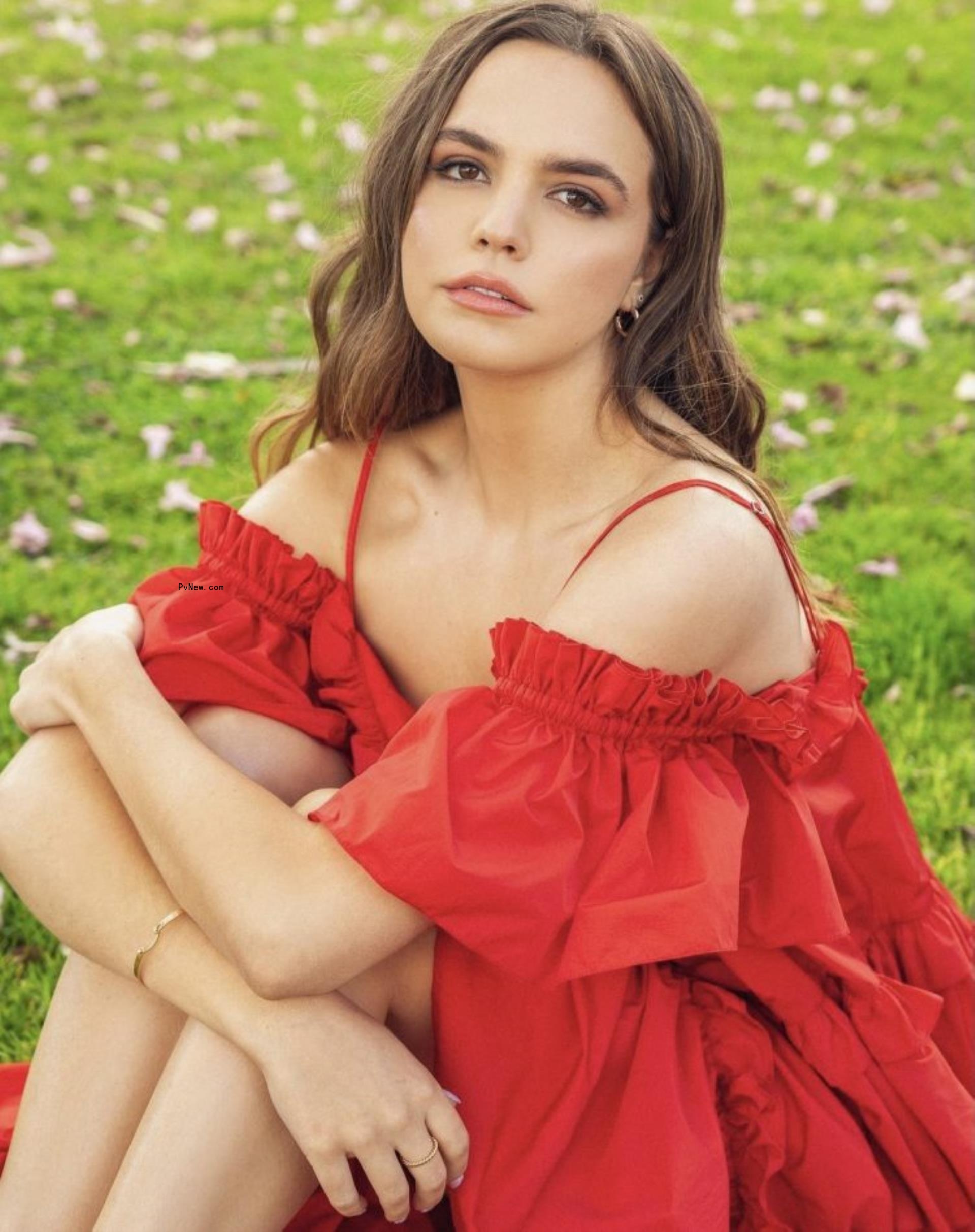 Bailee Madison Taking on Music as Well as Acting, Signs With Jo<i></i>nas Group for Management