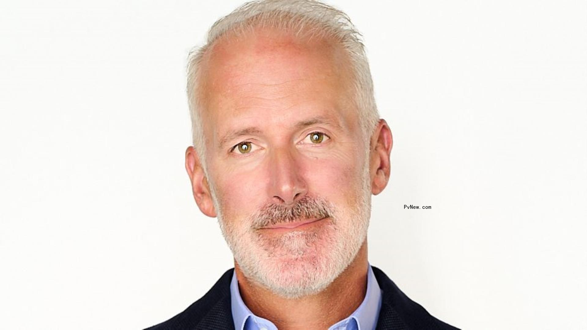 Brett Hansen Joins Paradigm Talent Agency as Senior Co<i></i>ntent Agent