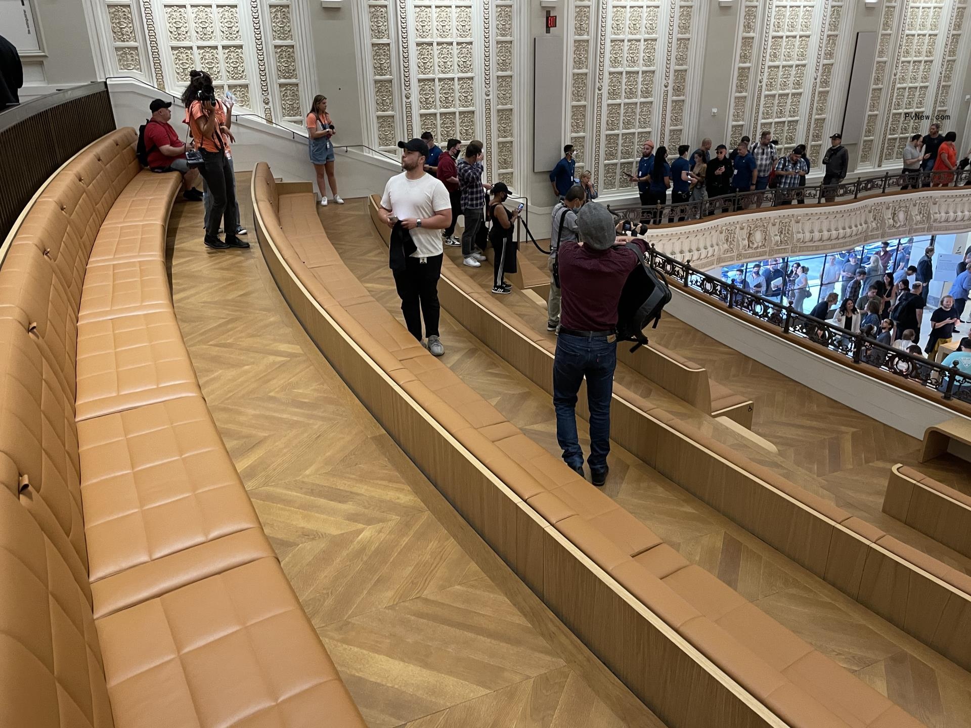 Downtown L.A.’s First Talkie Theater Becomes a Spectacular Apple Store, and Preservatio<i></i>nists Are Talking It Up