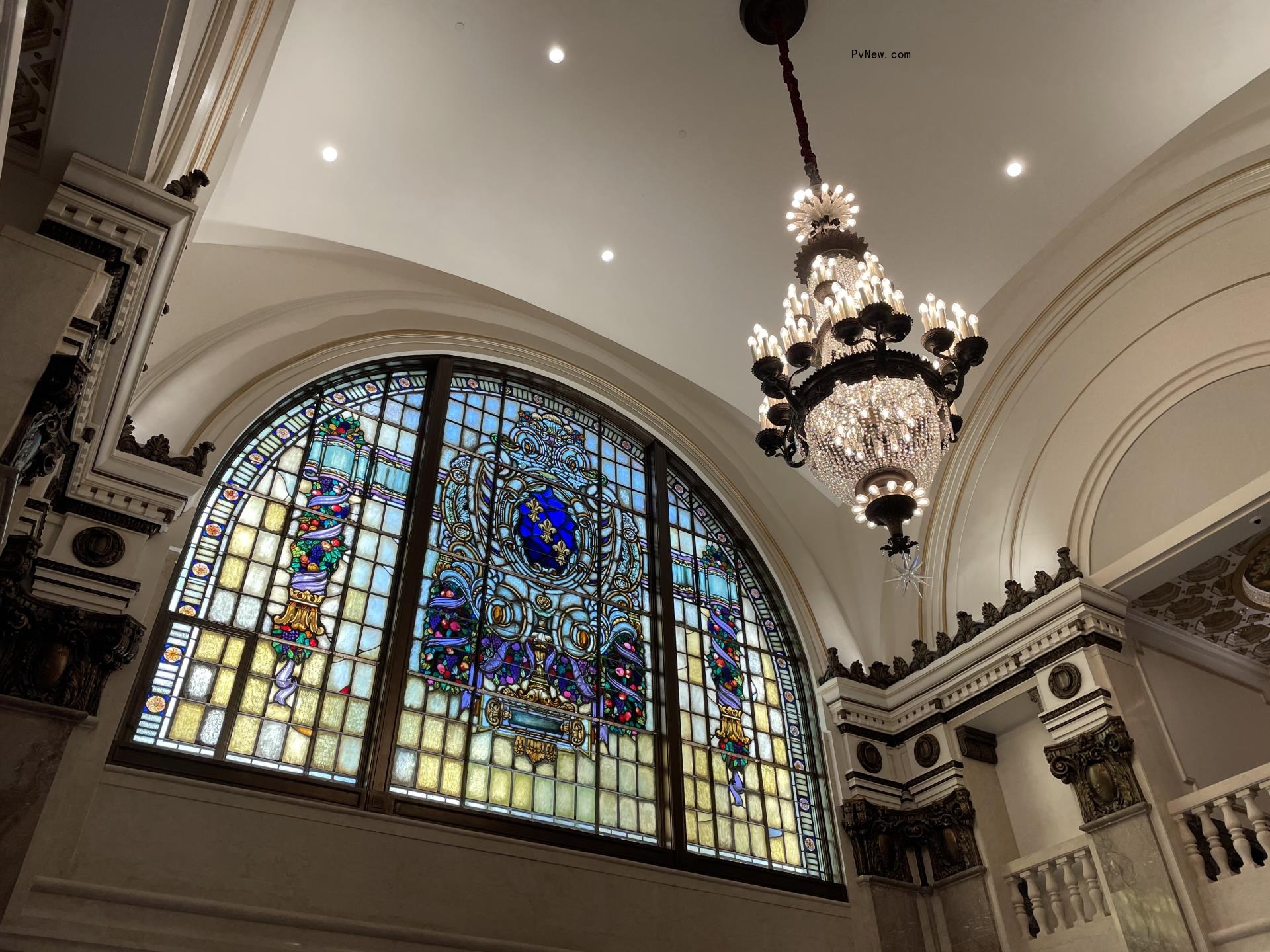 Downtown L.A.’s First Talkie Theater Becomes a Spectacular Apple Store, and Preservatio<i></i>nists Are Talking It Up