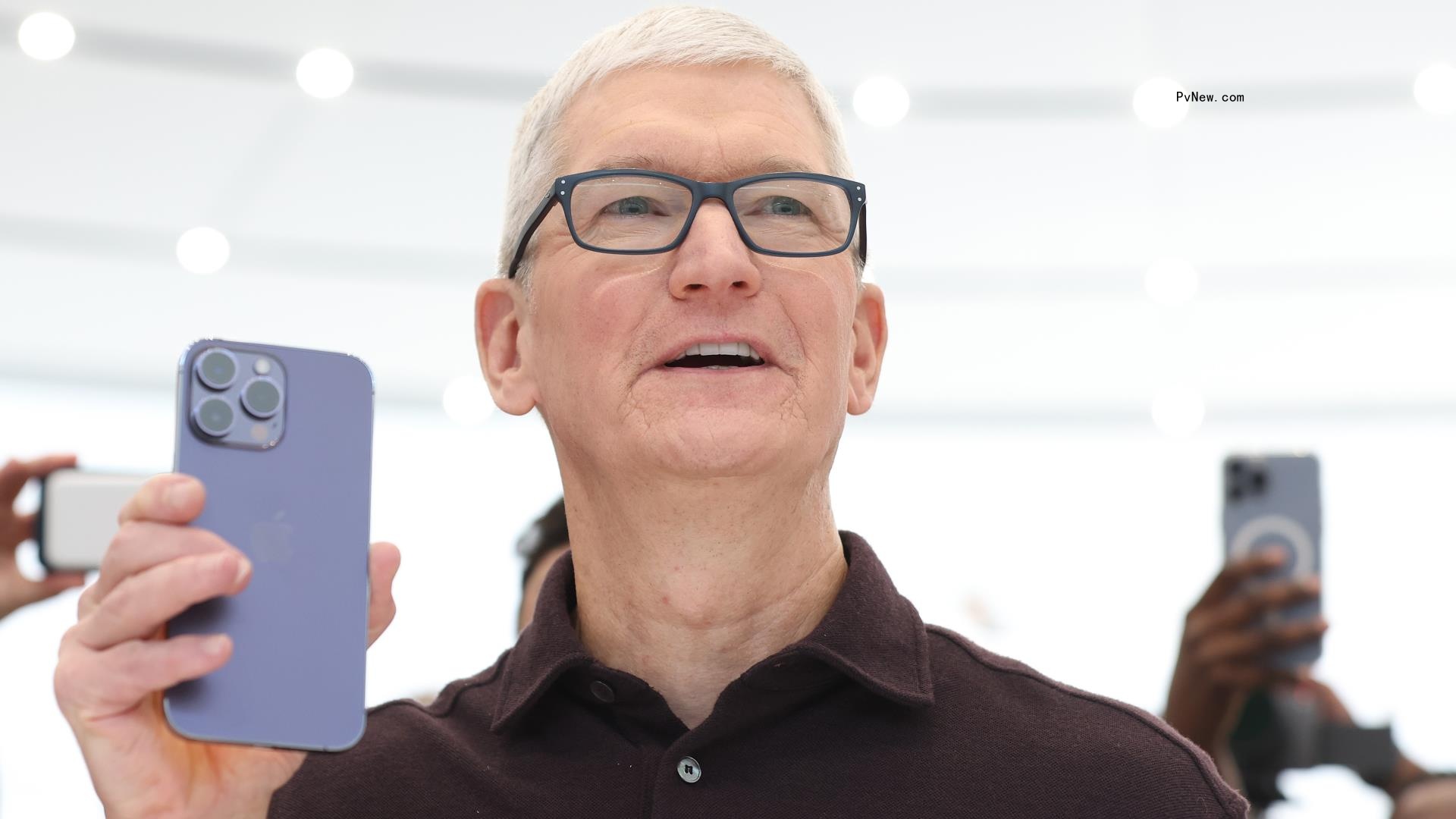 Apple Tops Estimates With Record September Quarter Revenue of $90 Billion, Services Growth Slows to 5%