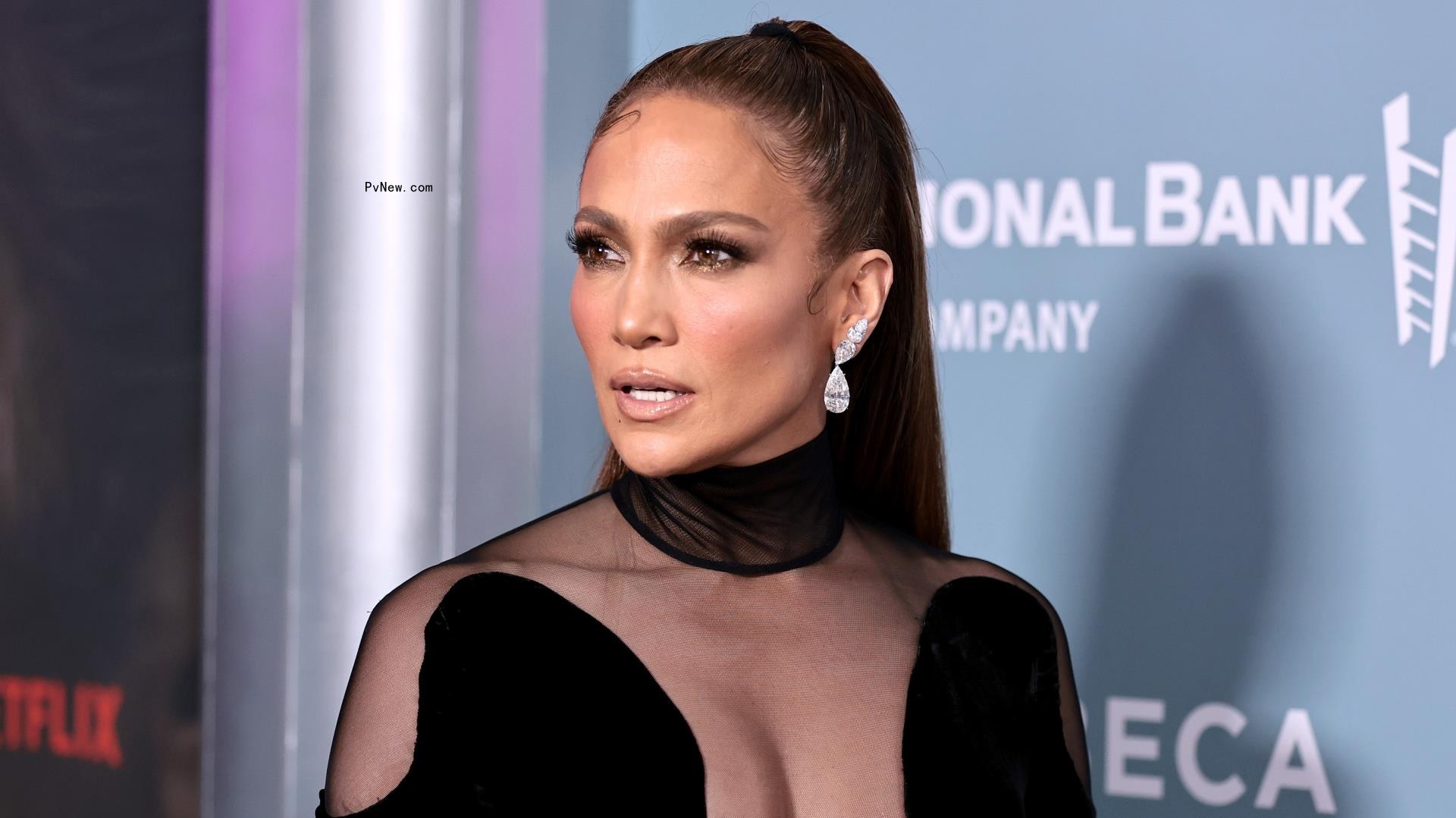 Jennifer Lopez Instagram Account Delet<i></i>es All Posts, Other Social Channels Go Dark
