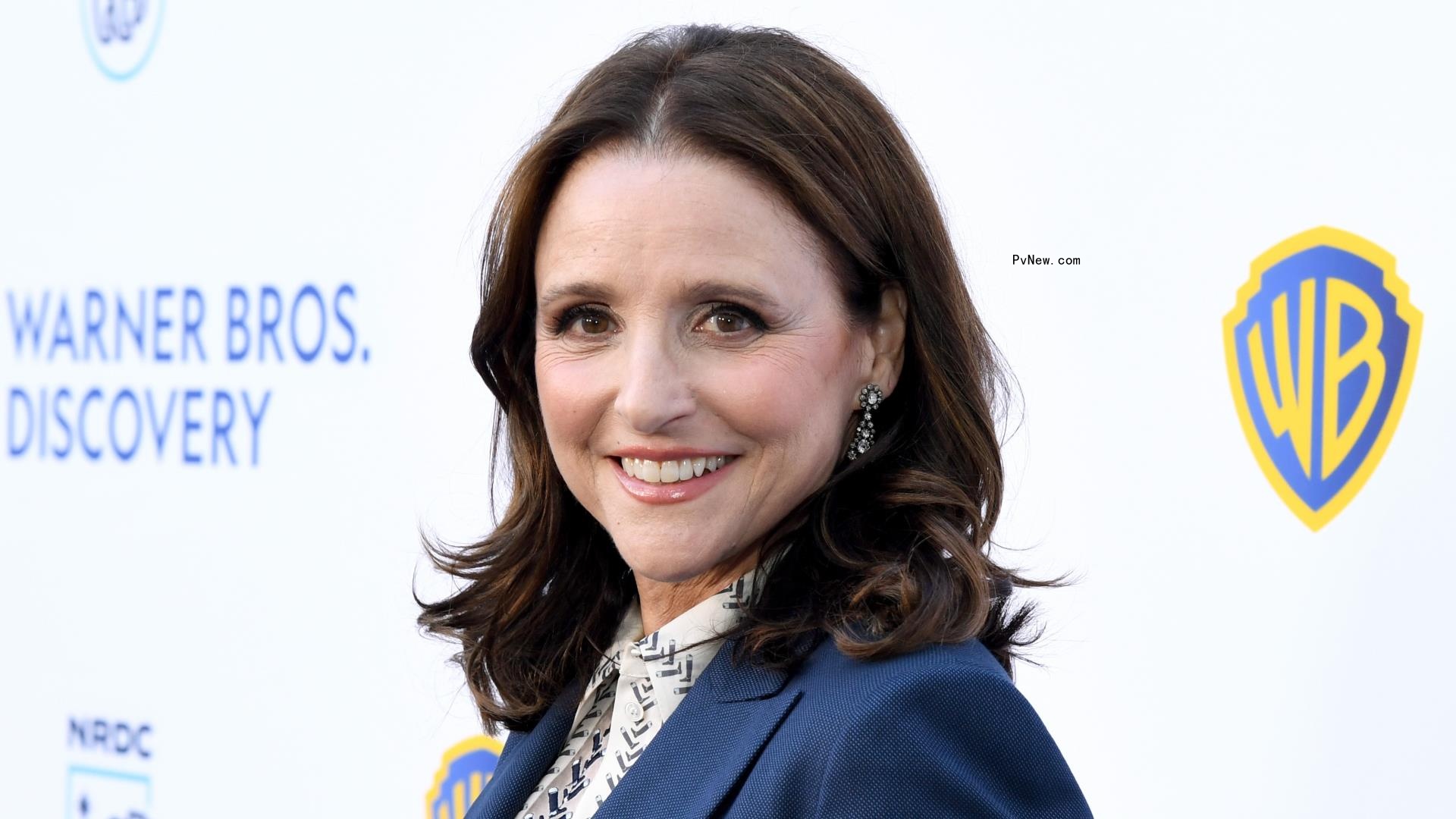 Julia Louis-Dreyfus’ First Podcast Gleans Life Lessons From Women Over 70