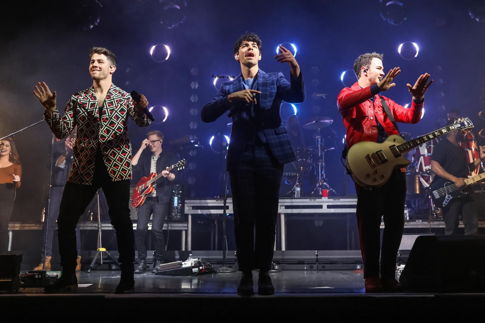 Jo<i></i>nas Brothers, Miguel, Niall Horan Partner With TikTok on Music Discovery Hub #NewMusic